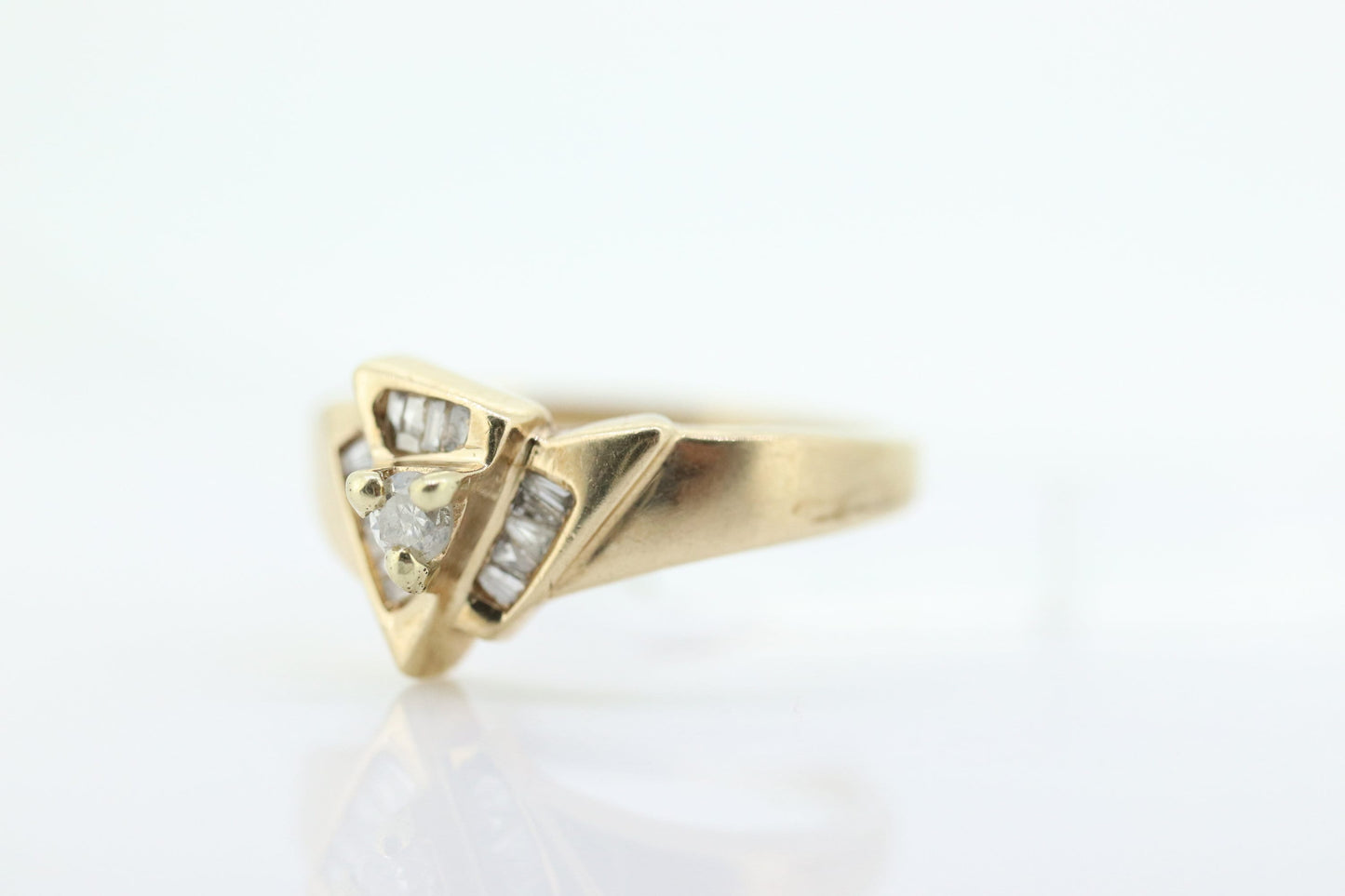 Vintage 14K Gold 0.50TCW Half Carat Brilliant & Baguette Diamond Pyramid Trinity Ring / Gold Triangle Ring / Trillion Ring st(109)