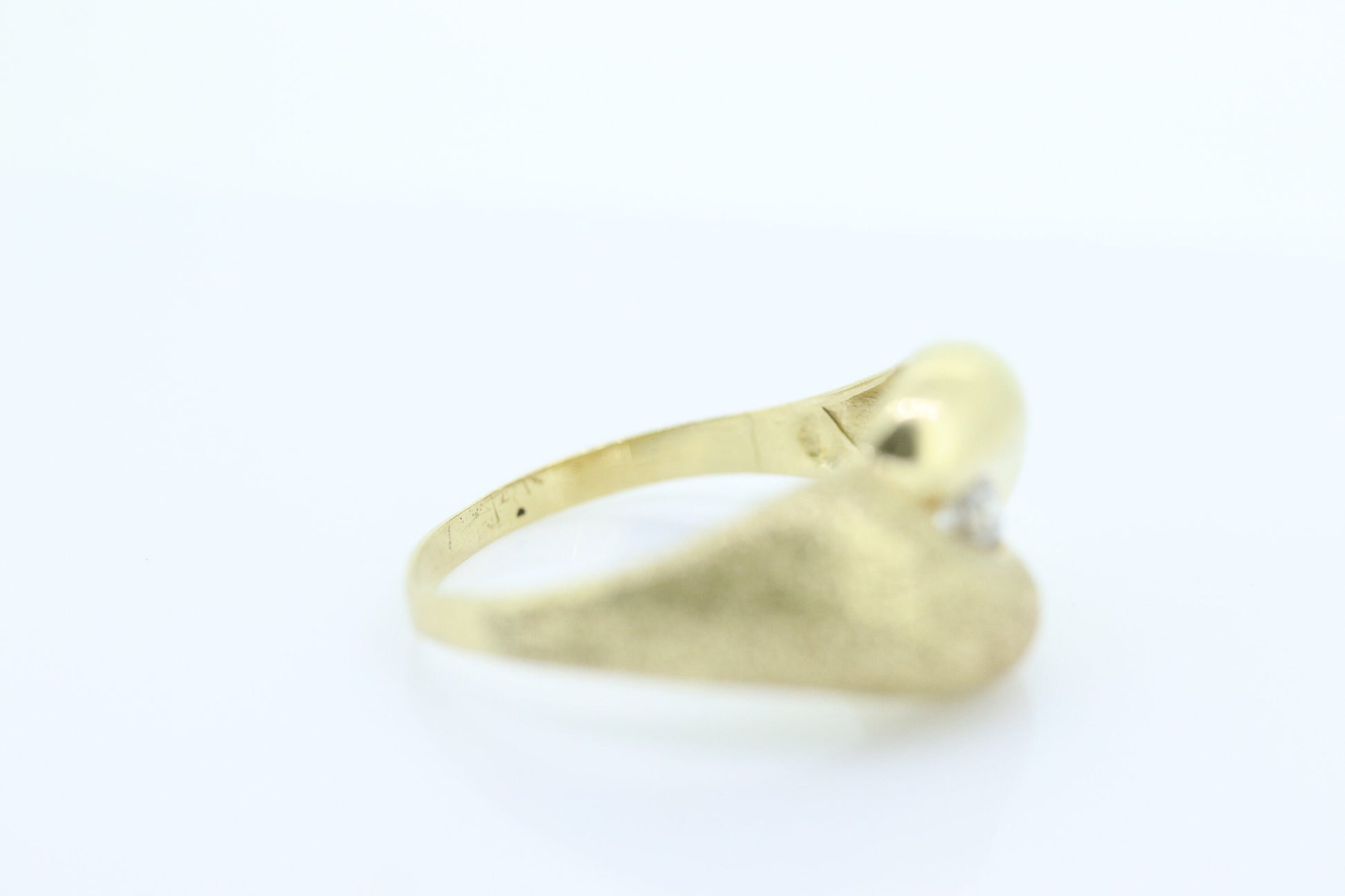 Diamond Tension Ring. 14k Diamond Solitaire Puffed Textured Swirl Swivel bypass ring. st(75)