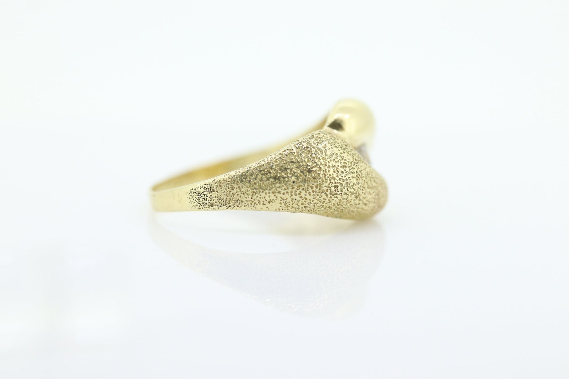 Diamond Tension Ring. 14k Diamond Solitaire Puffed Textured Swirl Swivel bypass ring. st(75)
