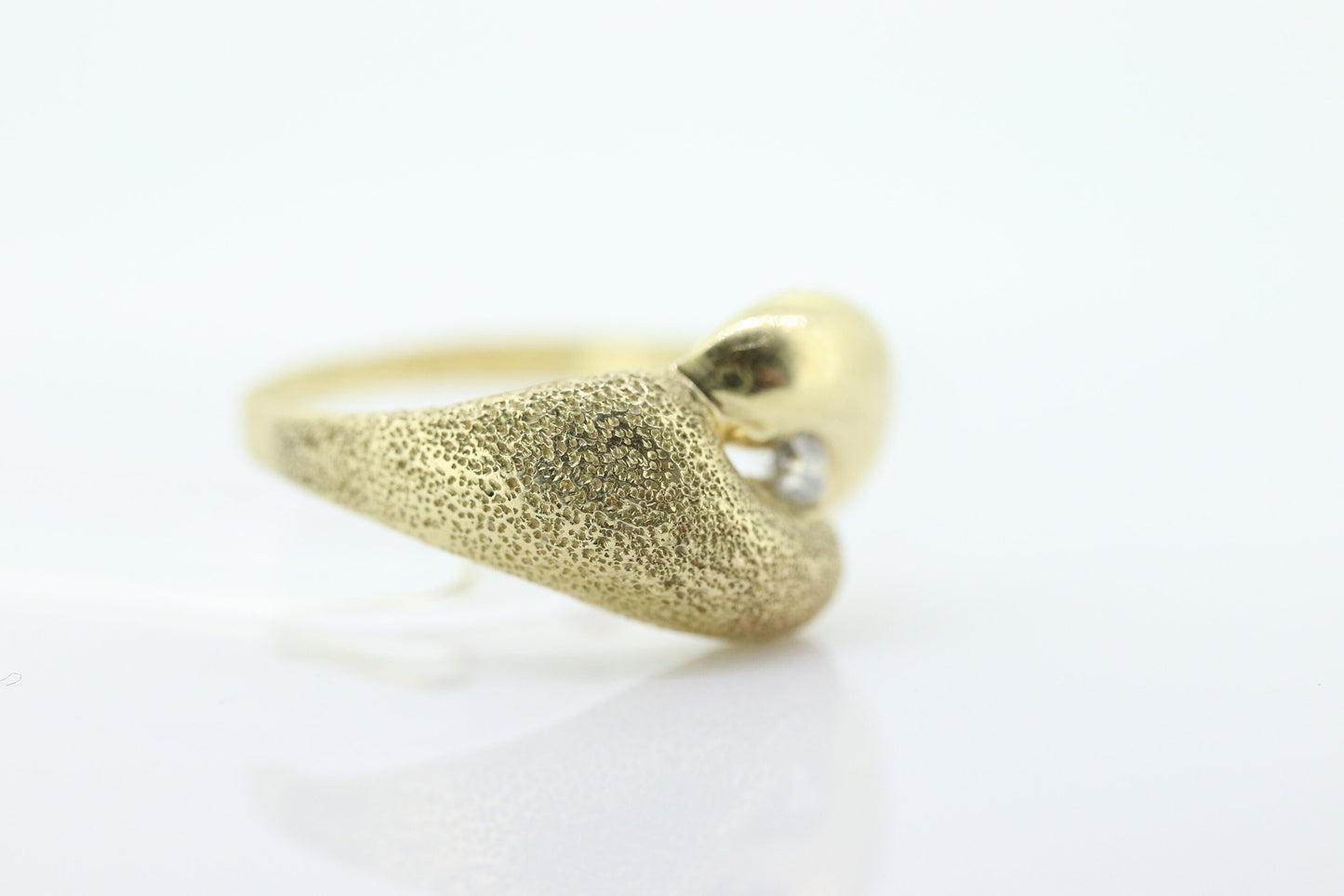 Diamond Tension Ring. 14k Diamond Solitaire Puffed Textured Swirl Swivel bypass ring. st(75)