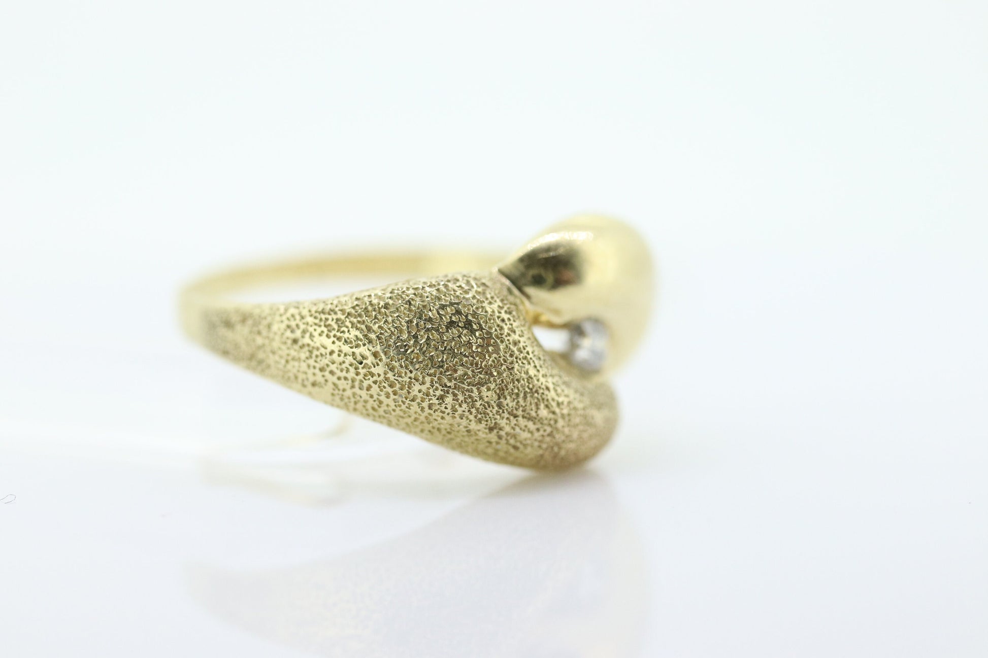 Diamond Tension Ring. 14k Diamond Solitaire Puffed Textured Swirl Swivel bypass ring. st(75)
