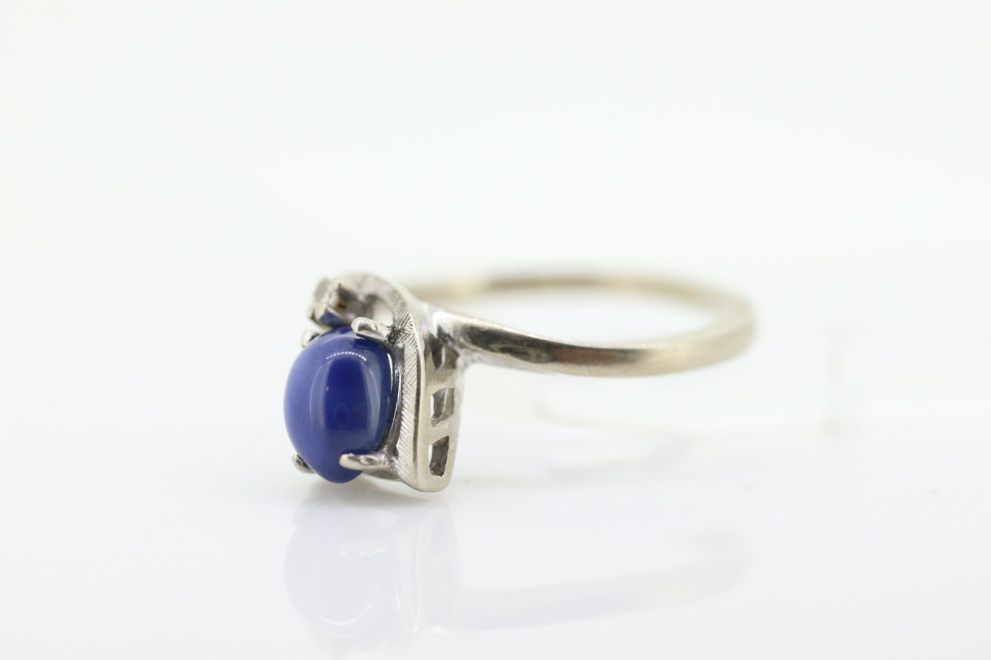 Linde Blue STAR Sapphire Diamond Solitaire  ring. 10k White gold sapphire solitaire. Wrap Around Blue Star Sapphire bypass ring. st(40)