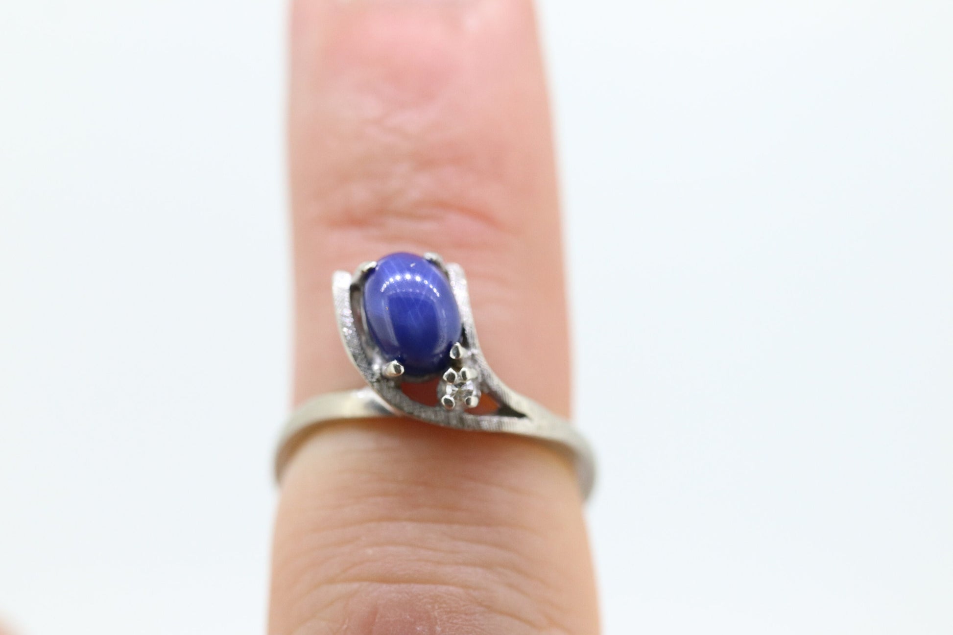 Linde Blue STAR Sapphire Diamond Solitaire  ring. 10k White gold sapphire solitaire. Wrap Around Blue Star Sapphire bypass ring. st(40)