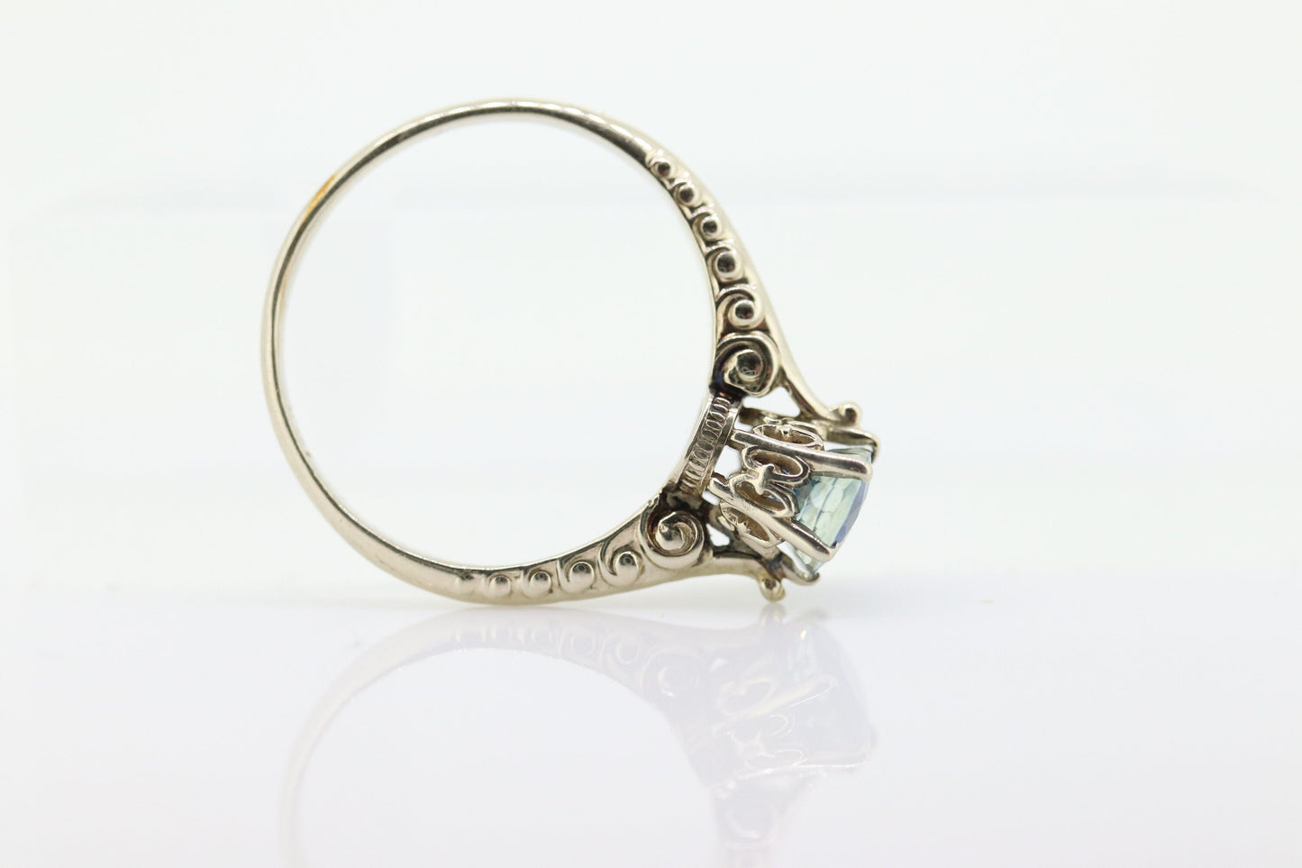 Large oval Sapphire 14k solitaire ring. 14k white gold Art deco engraved designs and high cathedral. st(63)
