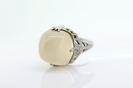 Victorian MOONSTONE Pyramid Cabochon Claw set ring. Antique Sterling Silver Moonstone ring. st(58)