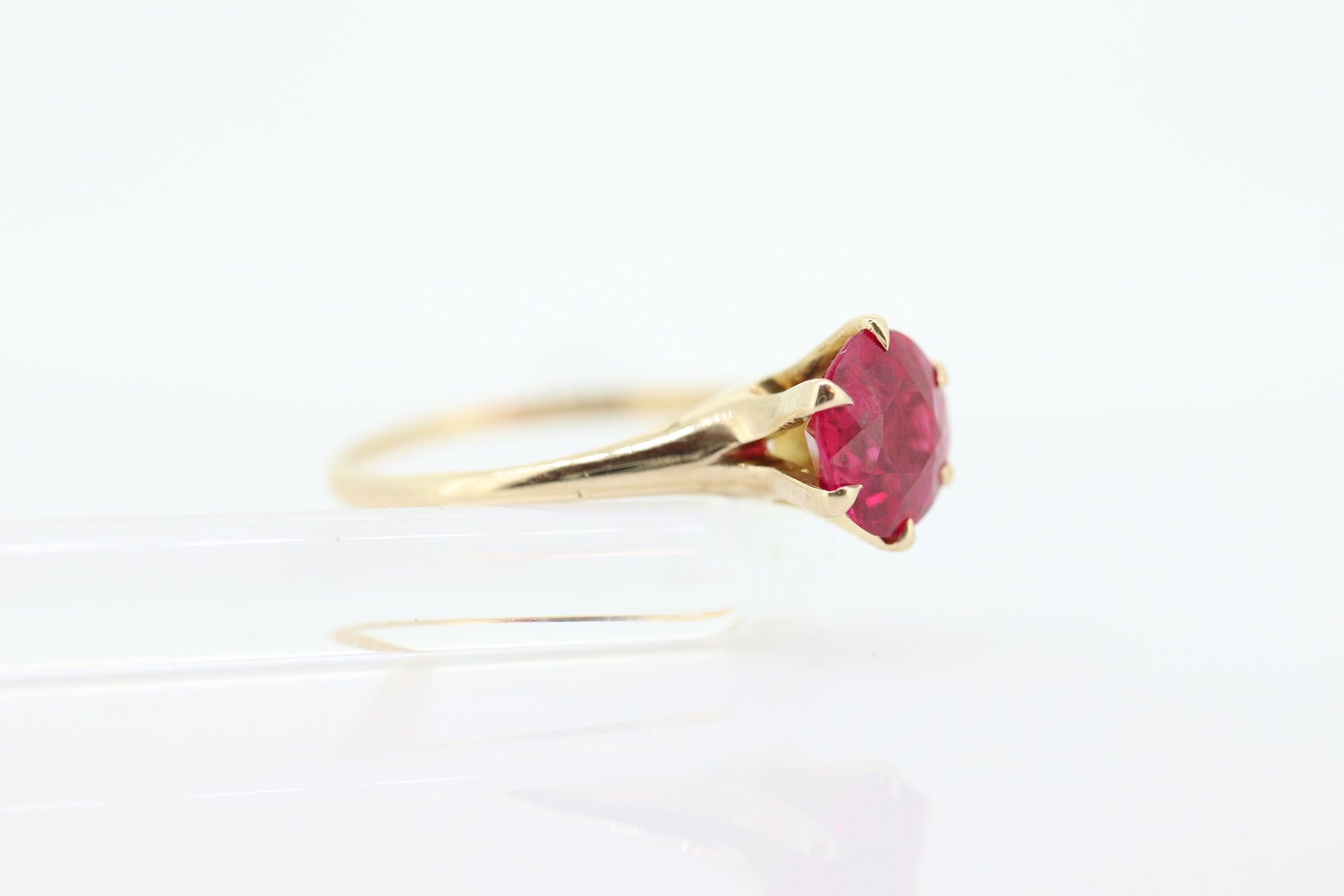 10k Large Ruby Claw set ring. Victorian claw setting 10k ruby solitaire ring. st(40)