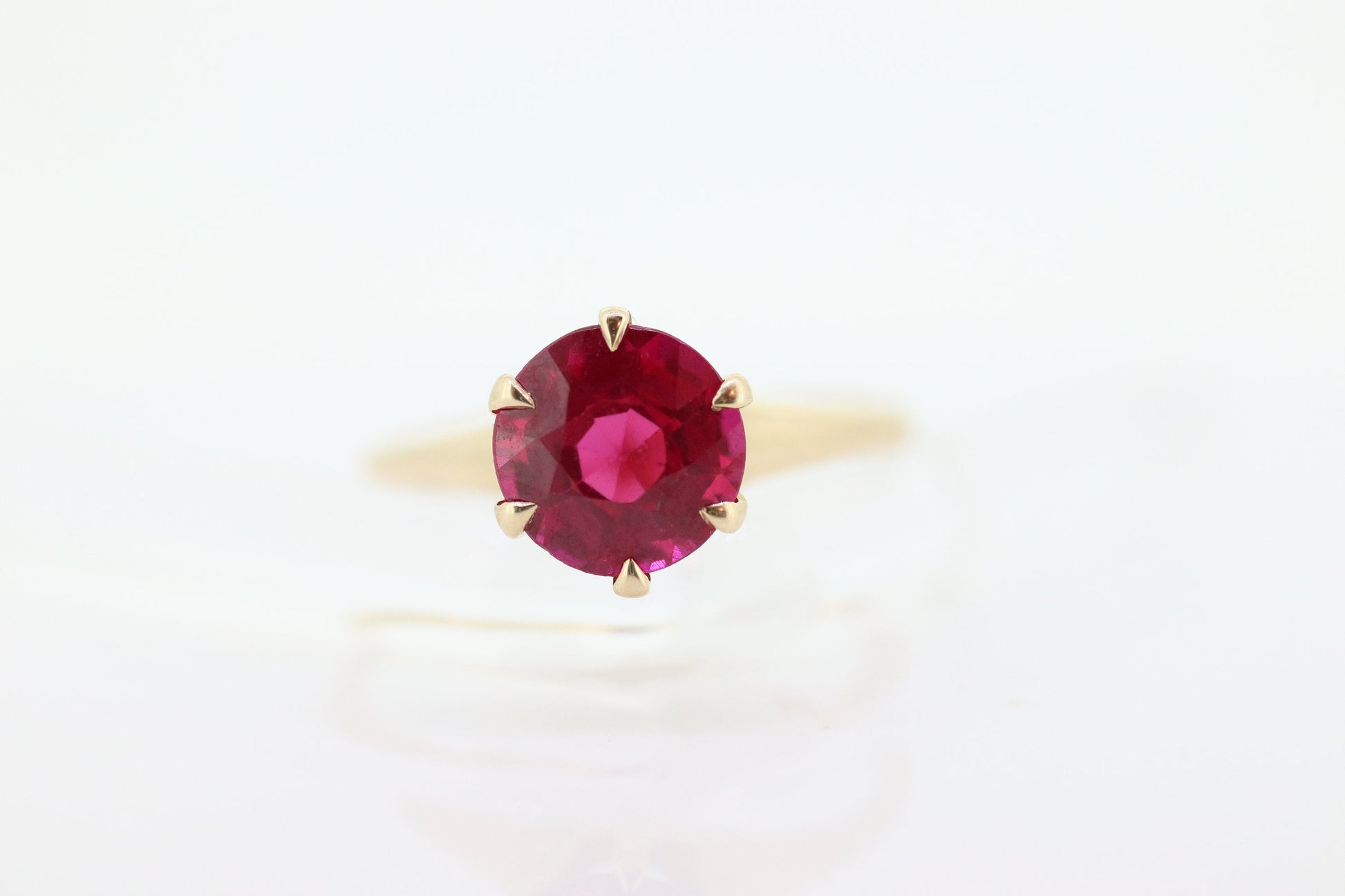 10k Large Ruby Claw set ring. Victorian claw setting 10k ruby solitaire ring. st(40)