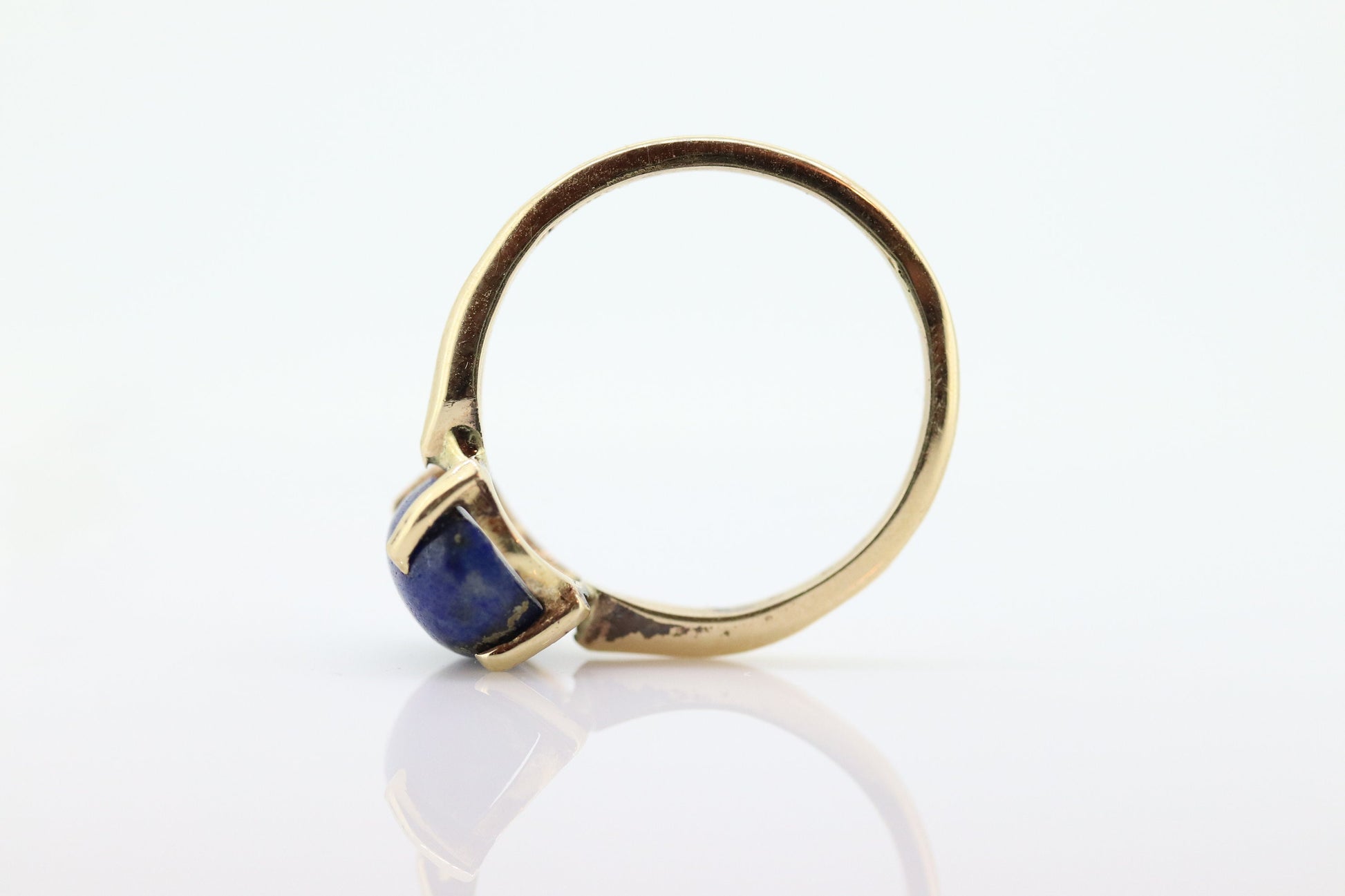 14k Blue Lapis Lazuli  Ring. Vintage 14k Yellow Gold Lapis Prong Set. Large Lapis Egg Very unique. St(74)