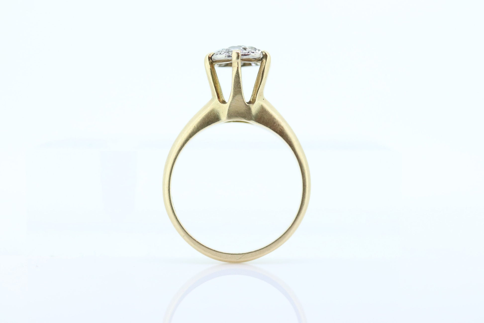 Vintage Diamond Daisy Cluster Elevated on Ring. 14k Yellow gold Vintage Diamond Daisy Cluster Illusion set ring. st(161)