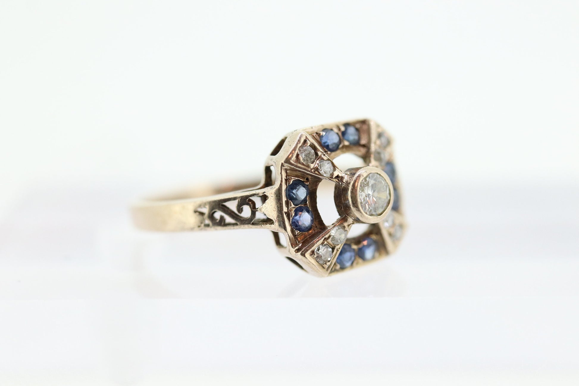 Antique ring. 10k diamond and sapphire shield ring. 10k White Gold Art Deco Square Target diamond shield ring. st(196)