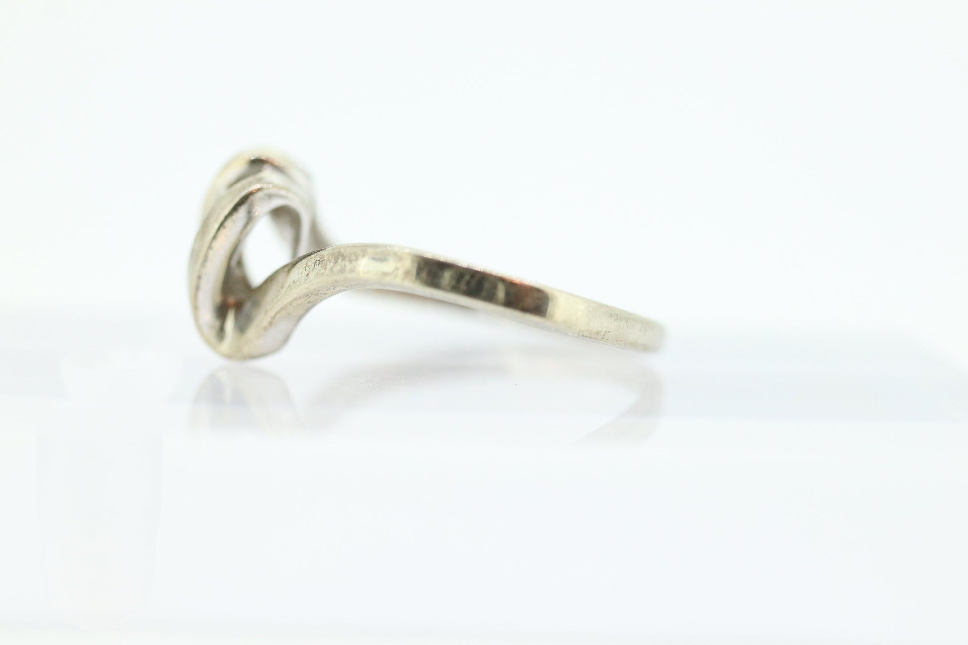 Diamond Tension Ring. 10k White Gold Diamond Bypass Double diamond Swirl Swivel bypass ring. st(85)