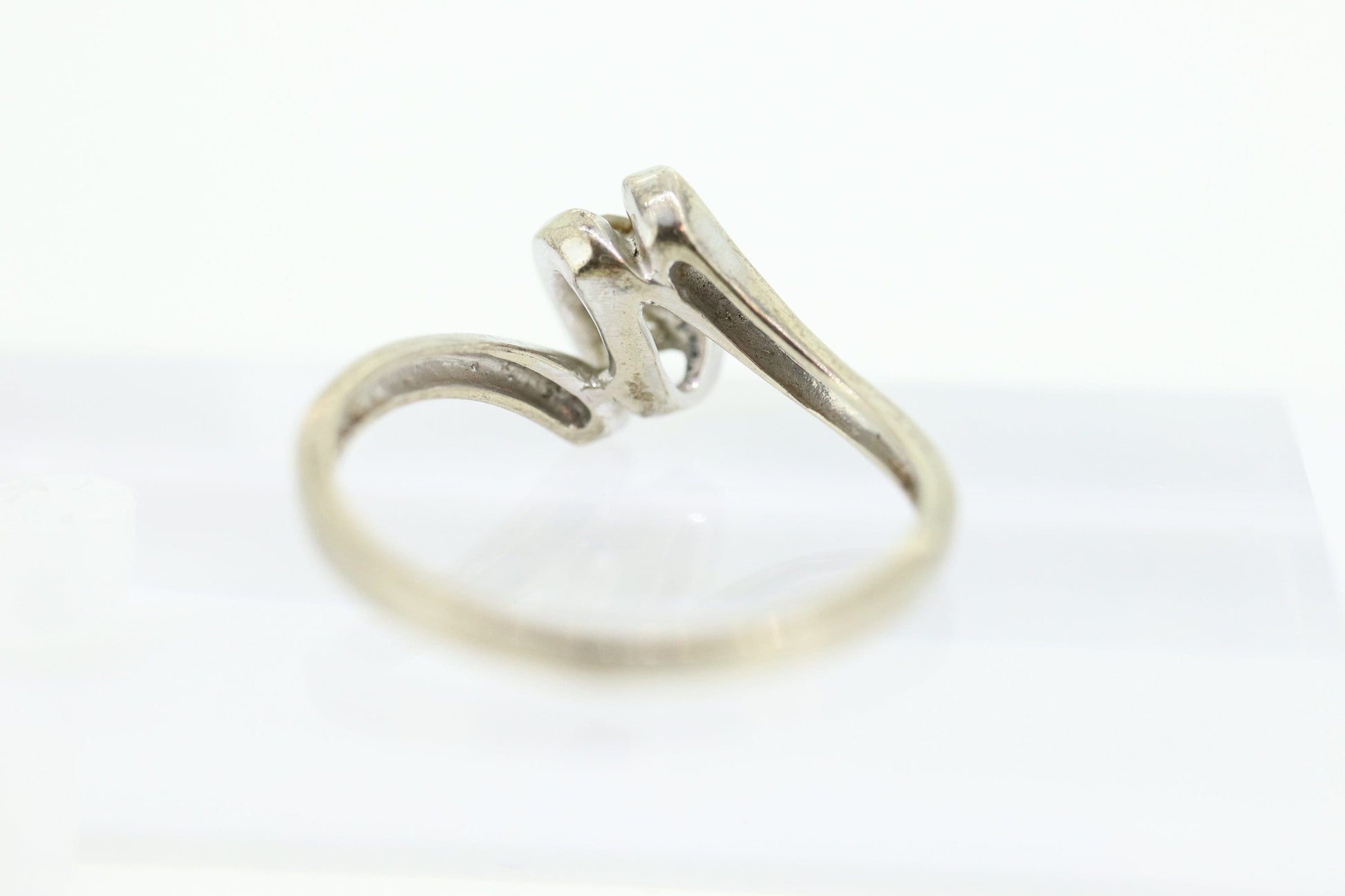 Diamond Tension Ring. 10k White Gold Diamond Bypass Double diamond Swirl Swivel bypass ring. st(85)