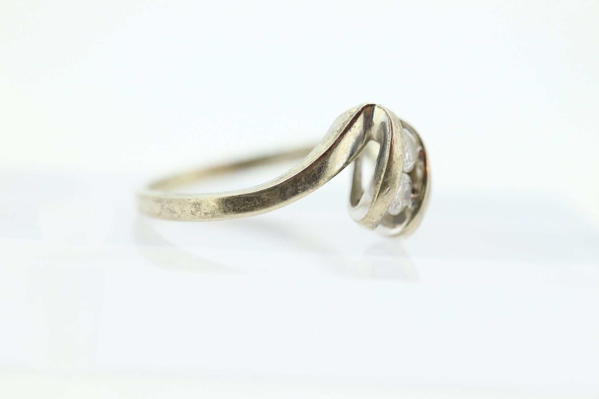 Diamond Tension Ring. 10k White Gold Diamond Bypass Double diamond Swirl Swivel bypass ring. st(85)