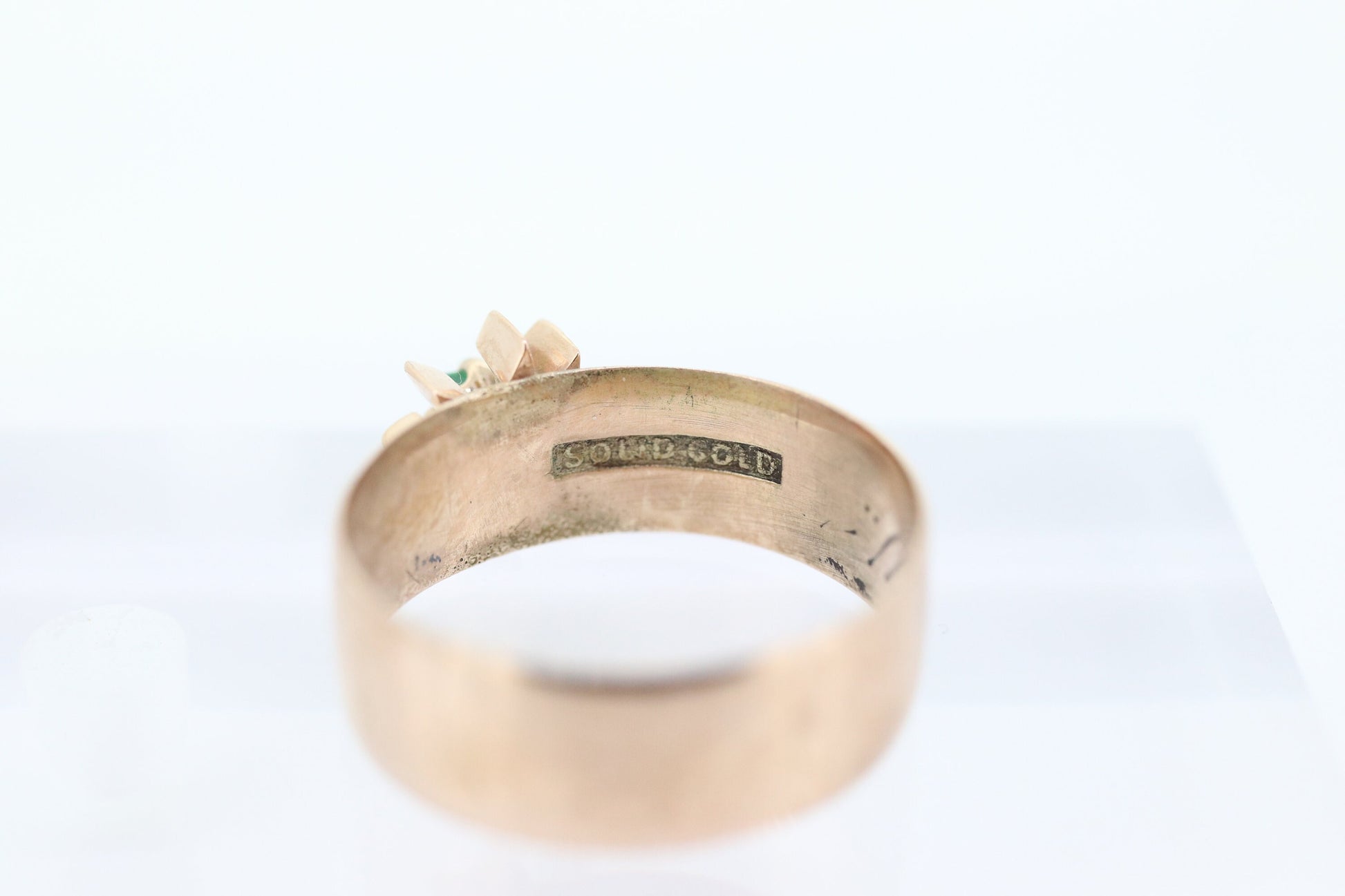 Antique 10k Victorian Emerald Star Burst Wide ring. Antique emerald STAR Burst Rose Gold Wide band cigar ring. st(98)