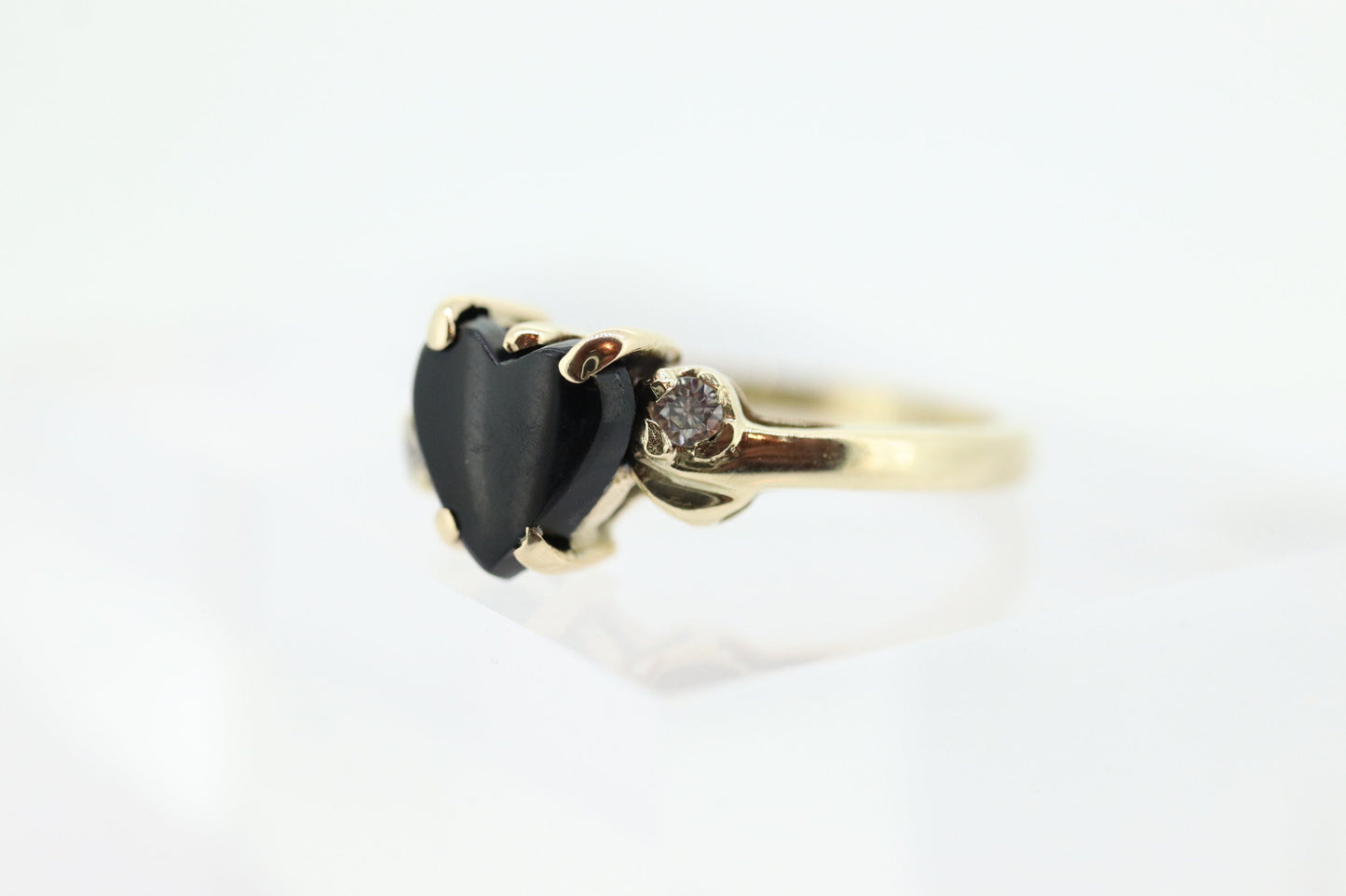 10k ONYX and diamond(CZ) HEART ring. Heart Onyx ring. st(120)