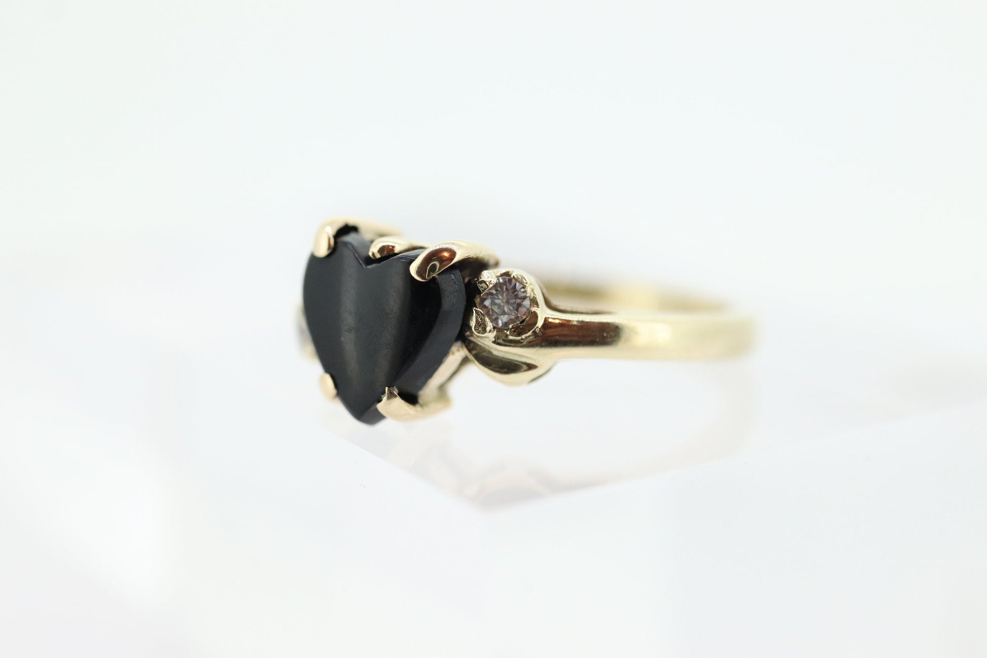 10k ONYX and diamond(CZ) HEART ring. Heart Onyx ring. st(120)