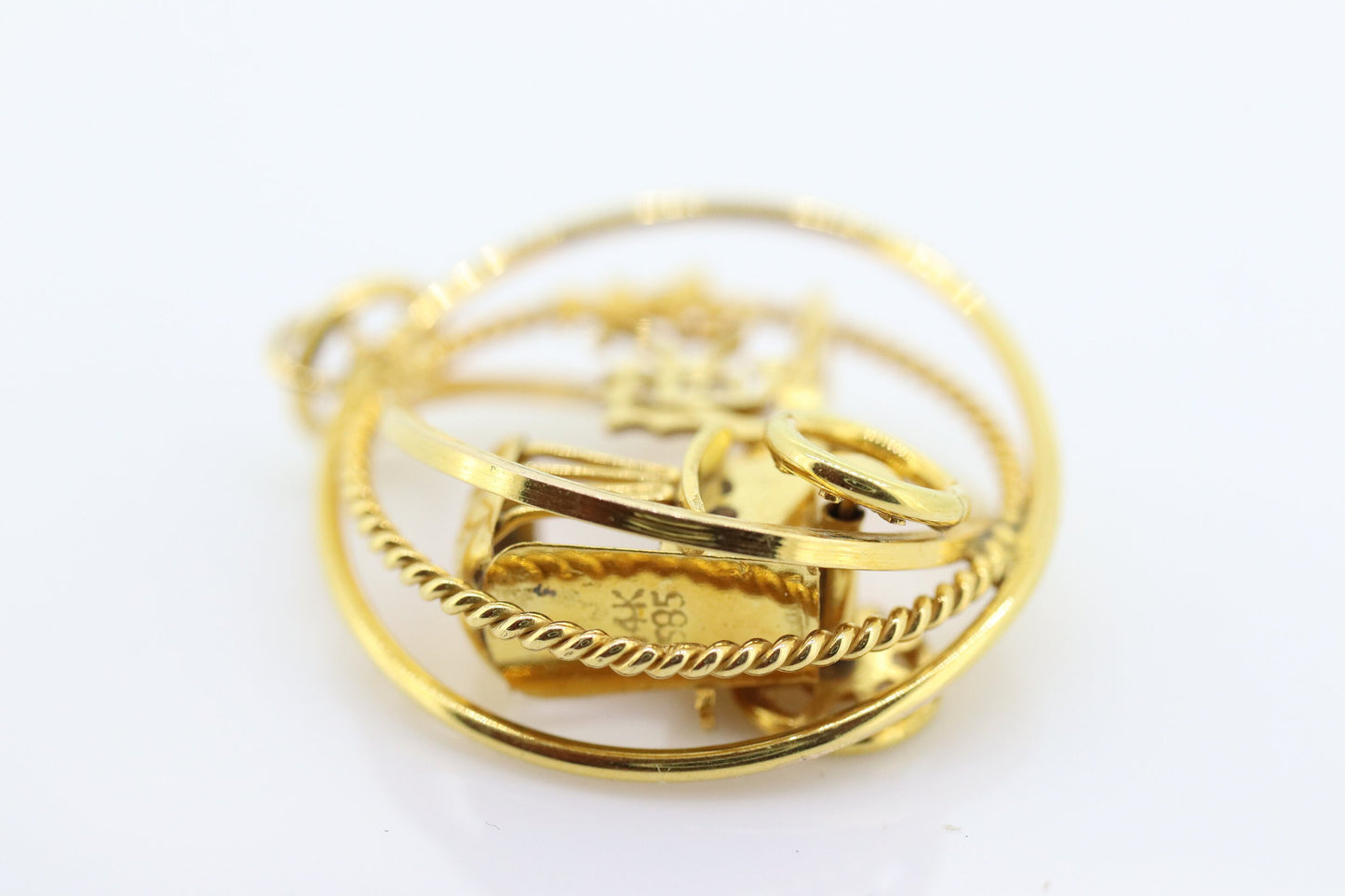 14k CHINESE RICKSHAW cart carriage Medallion pendant. 14k 3D Cart BUGGY rickshaw Geometric Charm st(92)