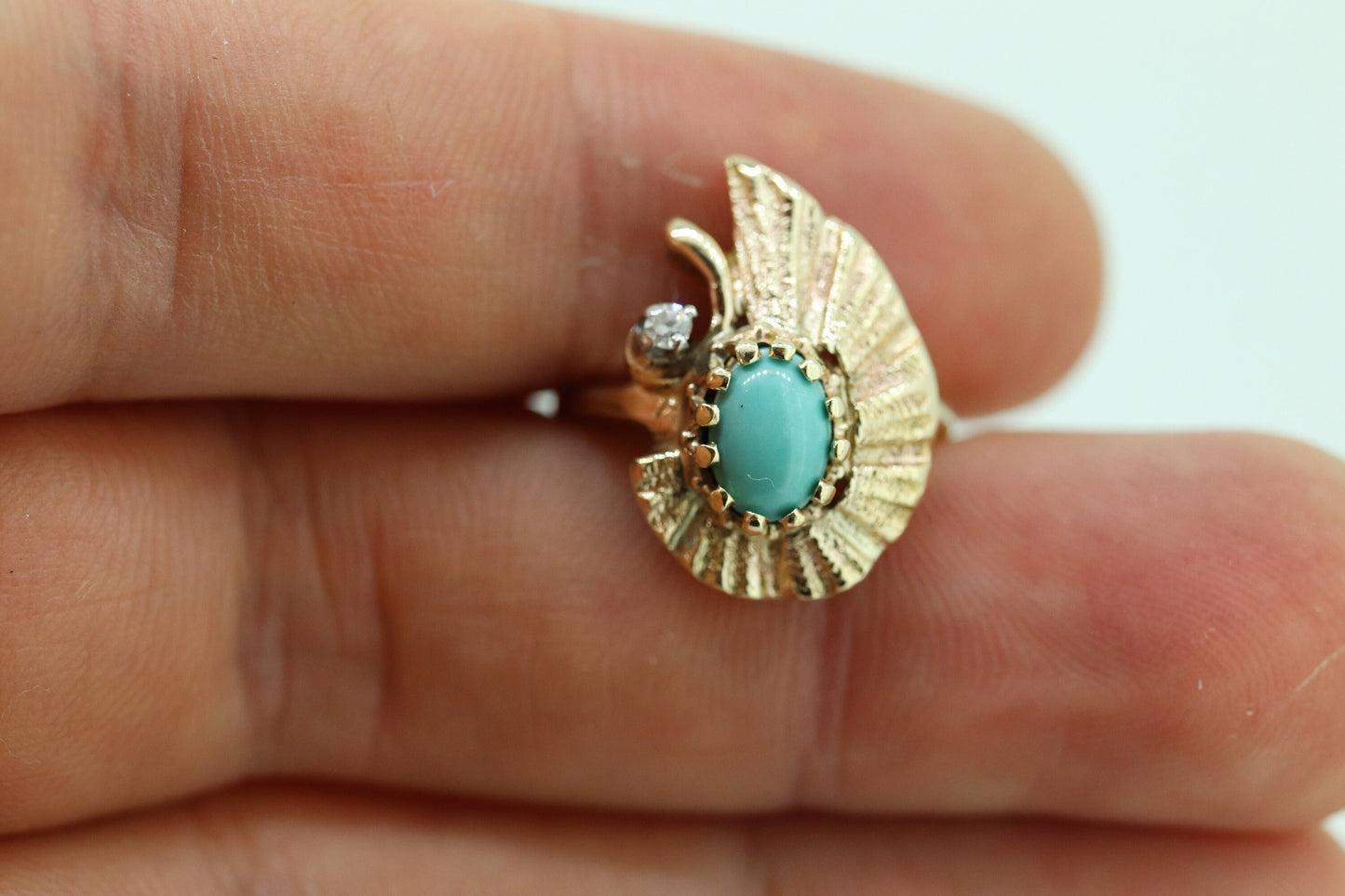 14k Turquoise Cabochon and Diamond Ring. 14k Aquamarine Turquoise Diamond DROP Teardrop Flame Ring (106)