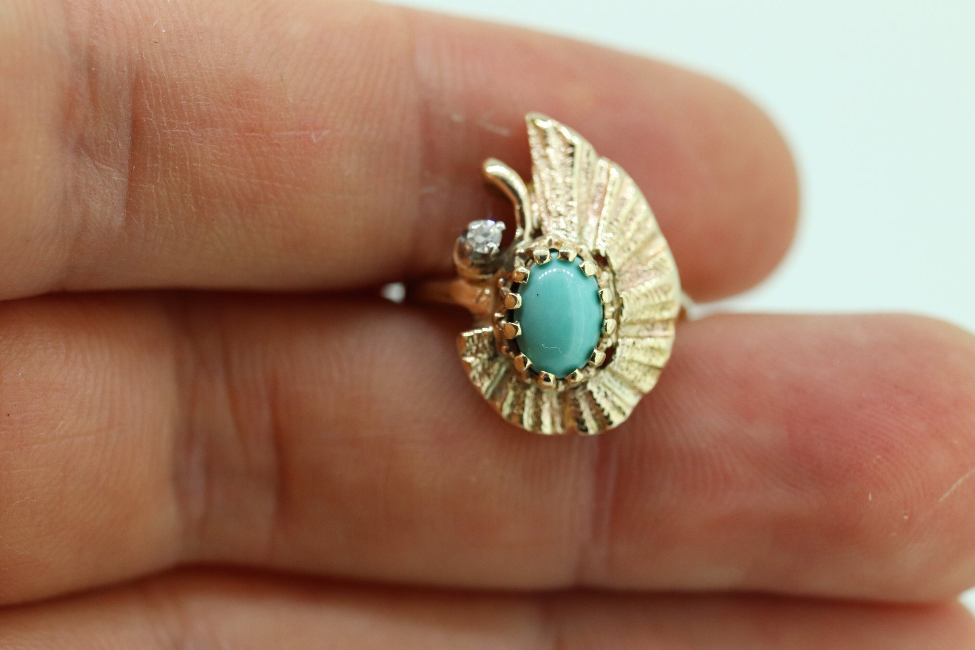 14k Turquoise Cabochon and Diamond Ring. 14k Aquamarine Turquoise Diamond DROP Teardrop Flame Ring (106)