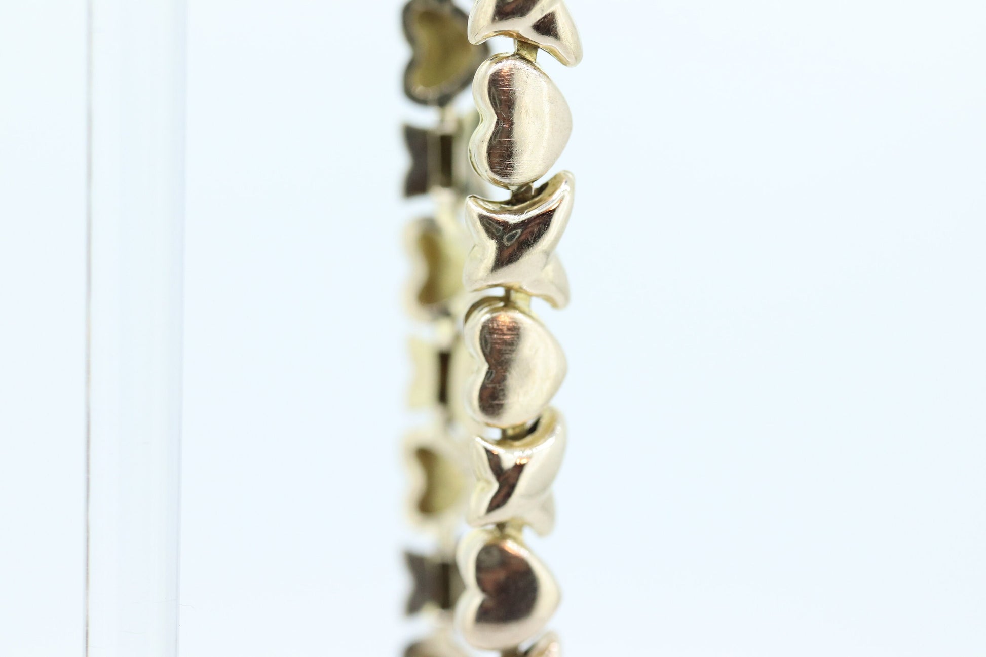 10k XOXO Heart Bracelet. 10k Yellow Gold Kiss Hug Heart XO Bracelet.  st(118)