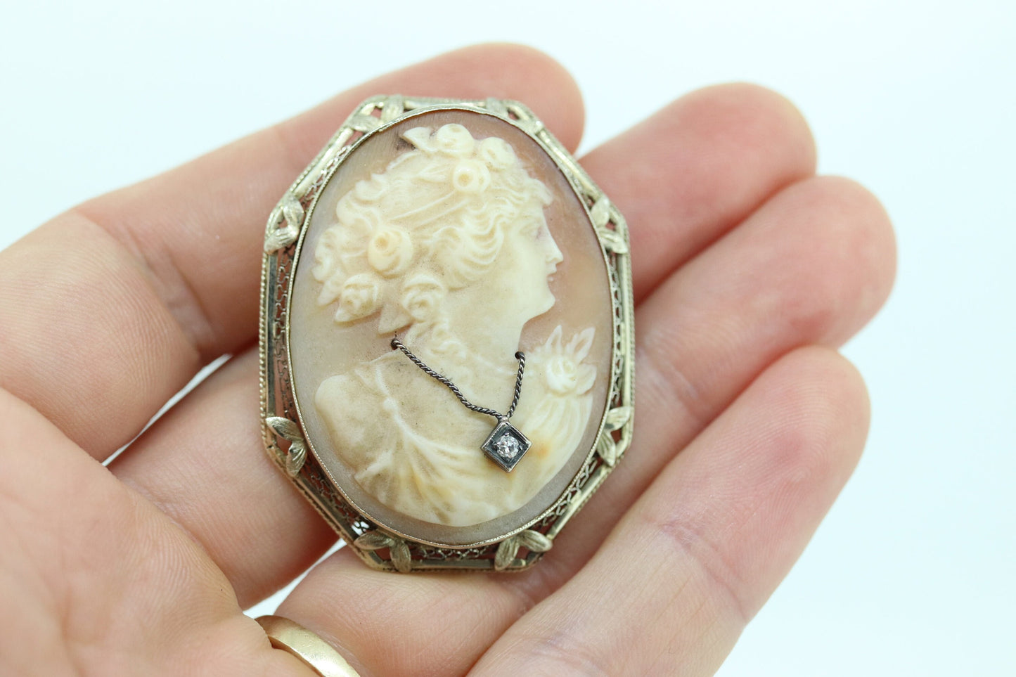 14k White Gold Cameo w/ Diamond, Vintage Filigree Carved Shell Brooch Pin or Pendant. Carved Cameo Shell Pendant and Brooch. st(106)