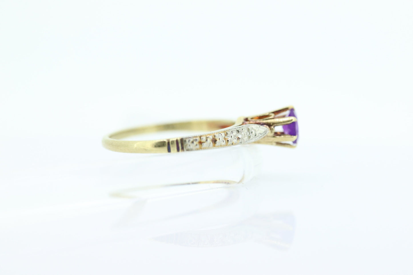 Art Deco Amethyst Ring. 14k Gold Filigree Design. Engagement Ring from Art Deco 1920 Era. High Cathedral setting. st(63)