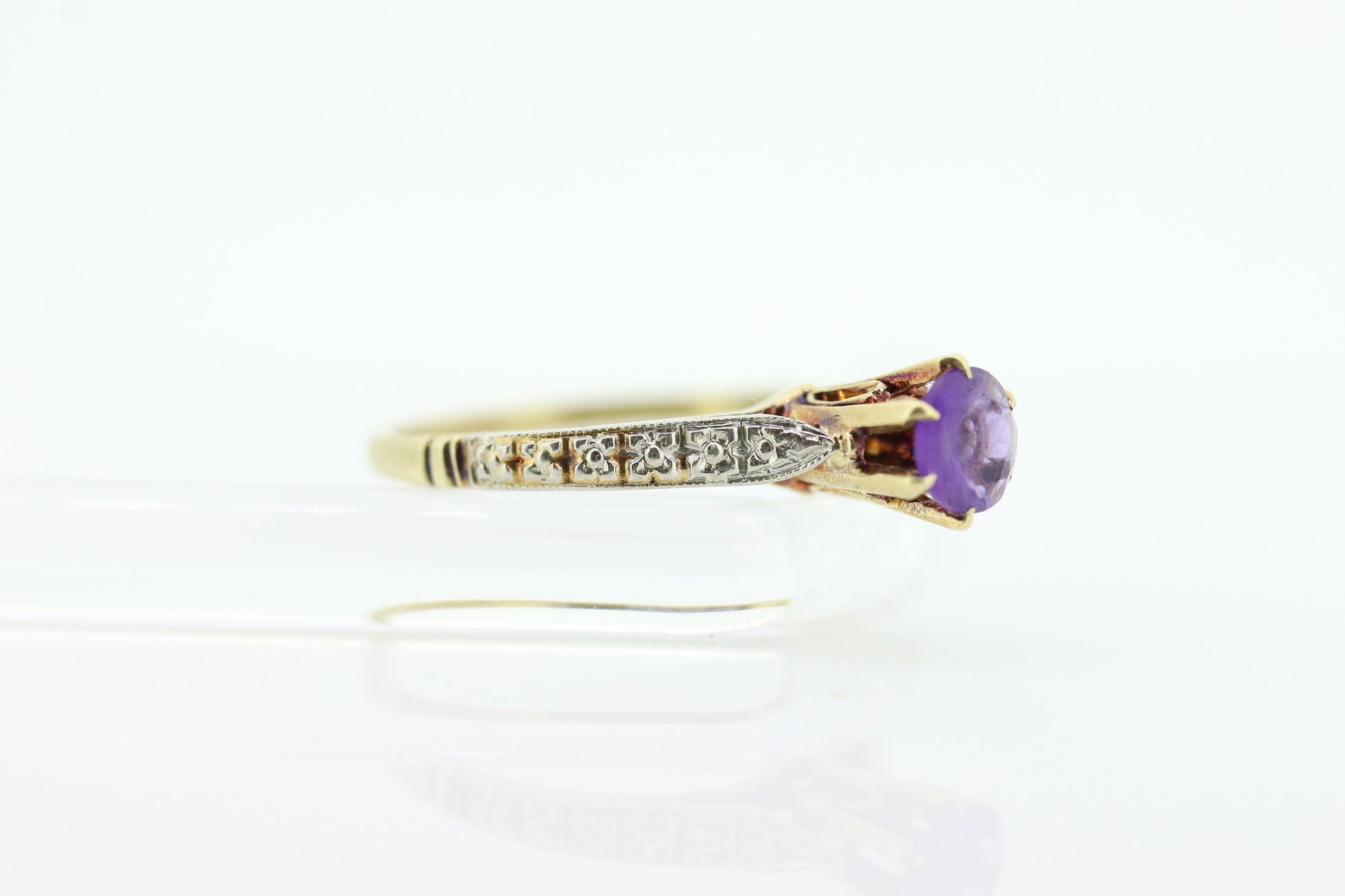 Art Deco Amethyst Ring. 14k Gold Filigree Design. Engagement Ring from Art Deco 1920 Era. High Cathedral setting. st(63)