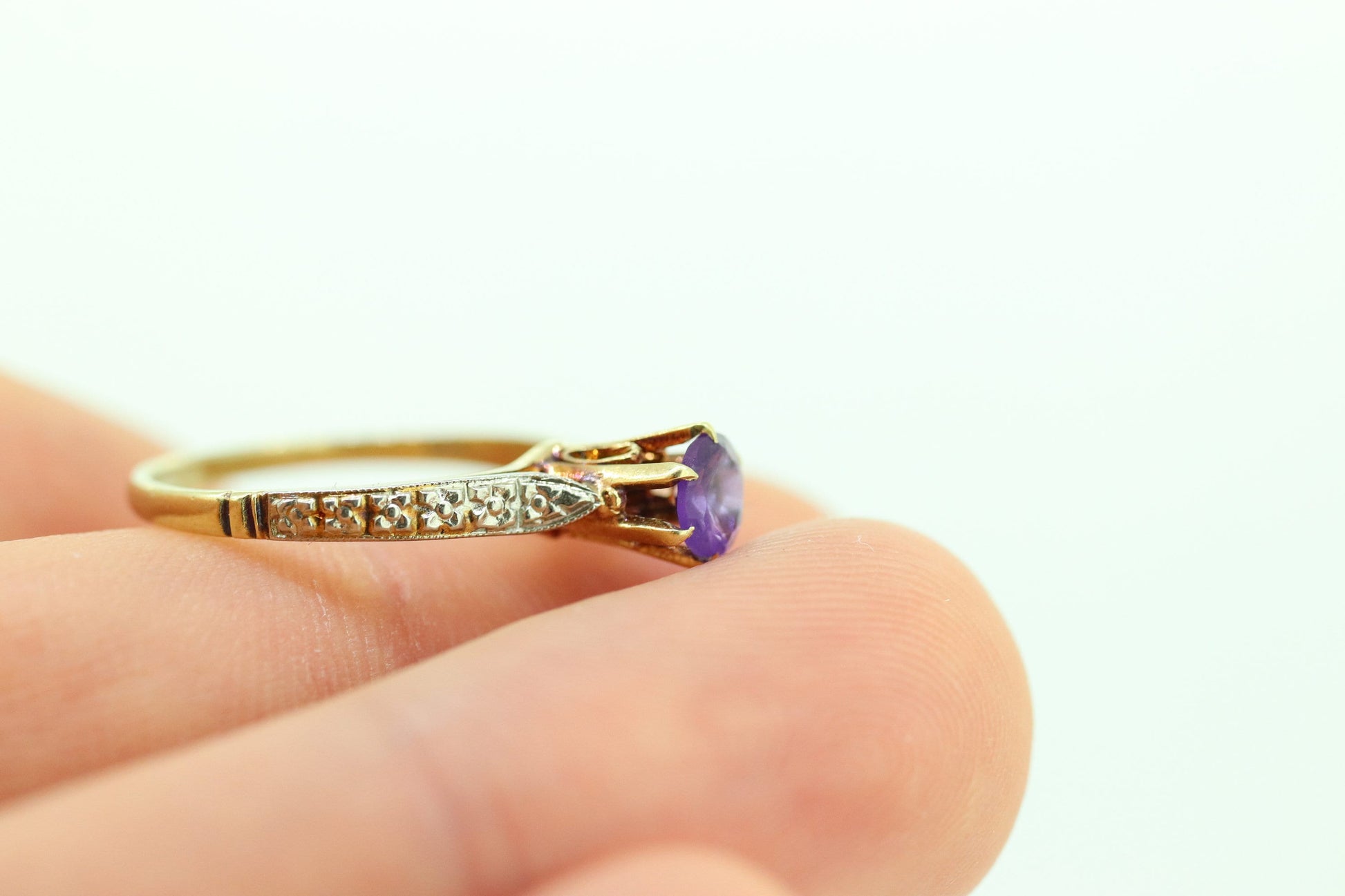 Art Deco Amethyst Ring. 14k Gold Filigree Design. Engagement Ring from Art Deco 1920 Era. High Cathedral setting. st(63)