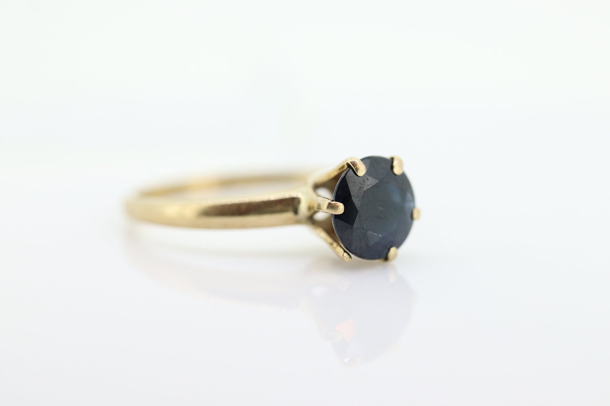 10k Blue SAPPHIRE victorian prong set. Sapphire prong set solitaire ring. st(35)