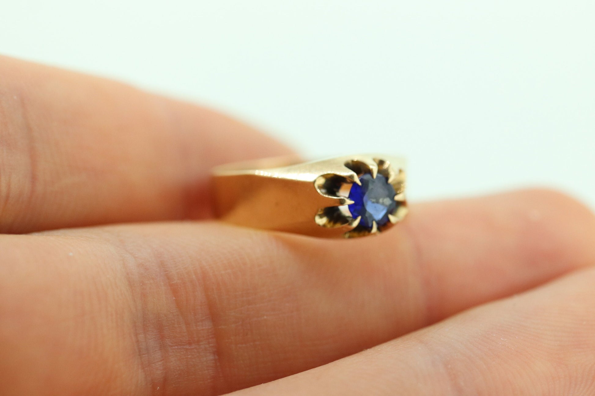 10k Blue IOLITE solitaire belcher setting ring. 10k Victorian Belcher set claw iolite wide band. st(92)