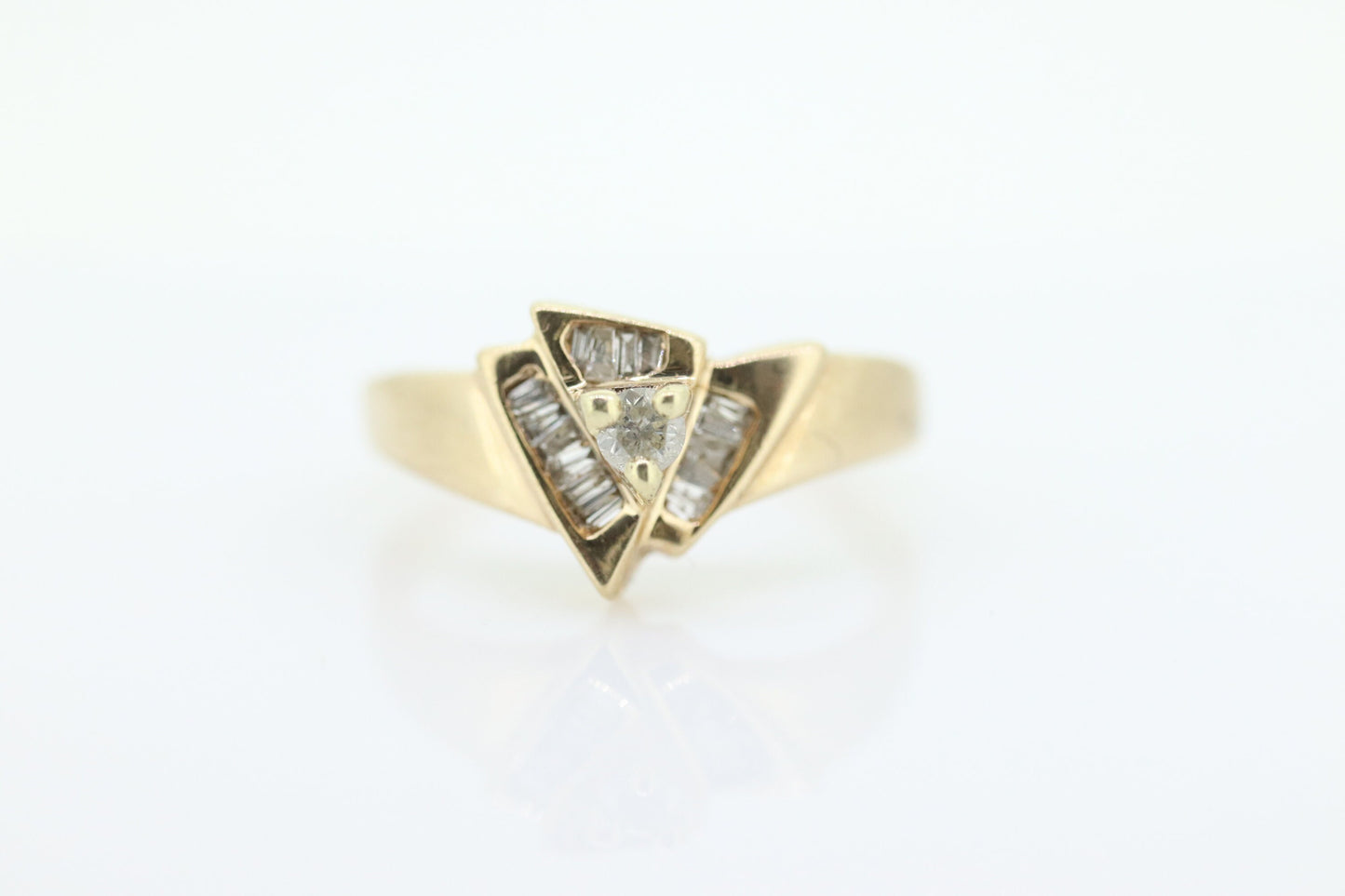 Vintage 14K Gold 0.50TCW Half Carat Brilliant & Baguette Diamond Pyramid Trinity Ring / Gold Triangle Ring / Trillion Ring st(109)