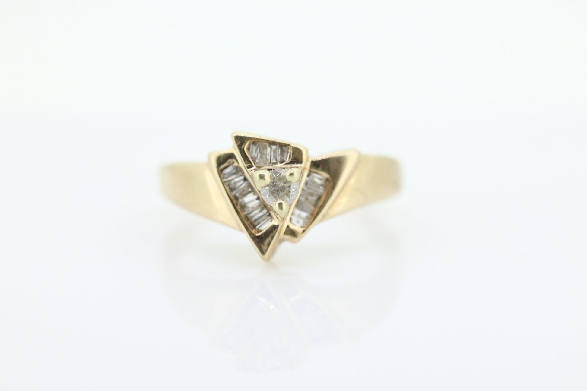 Vintage 14K Gold 0.50TCW Half Carat Brilliant & Baguette Diamond Pyramid Trinity Ring / Gold Triangle Ring / Trillion Ring st(109)