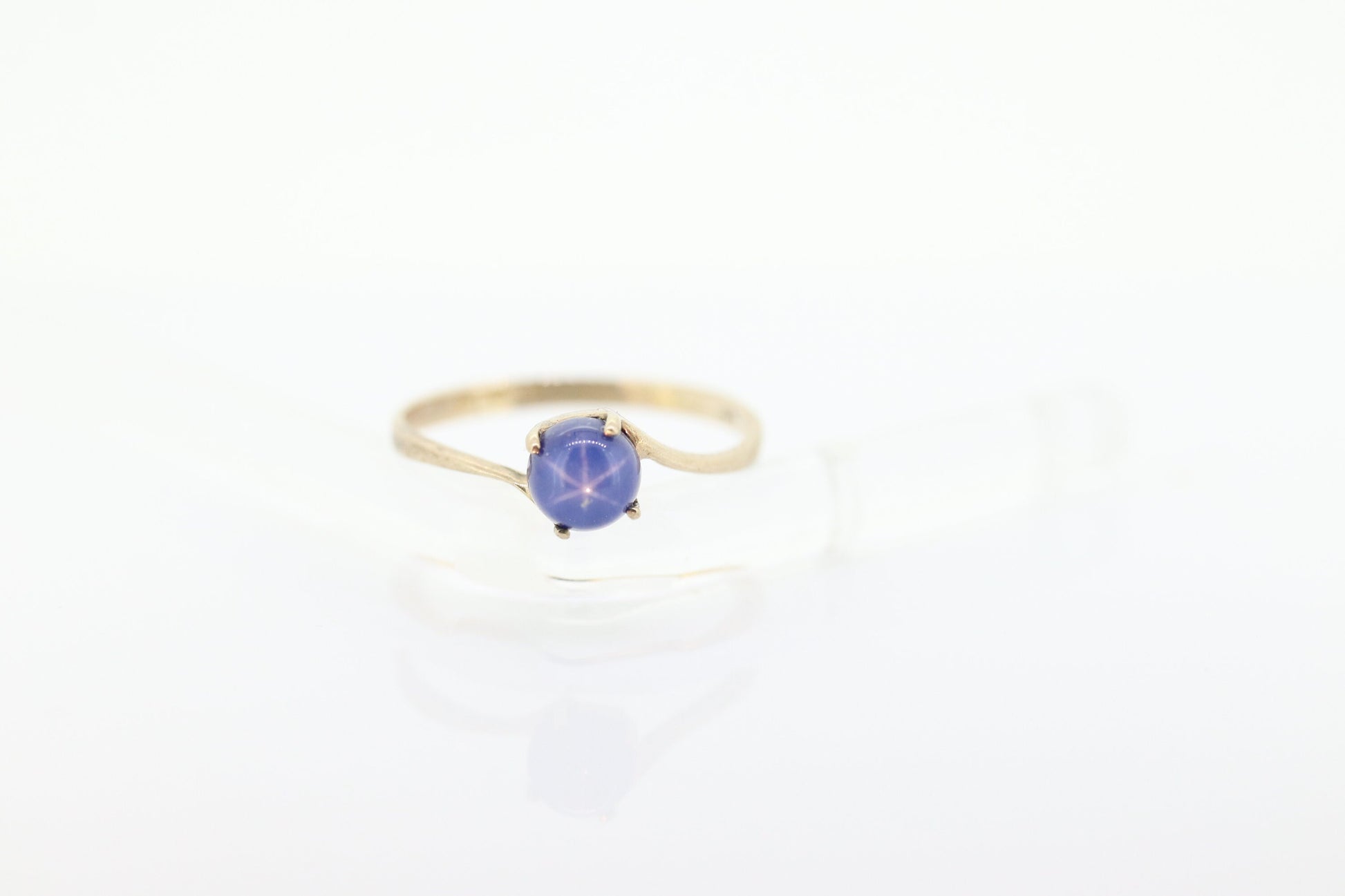 Linde Blue STAR Sapphire Solitaire  ring. 10k White gold sapphire solitaire. Dainty Blue Star Sapphire bypass ring. st(43)
