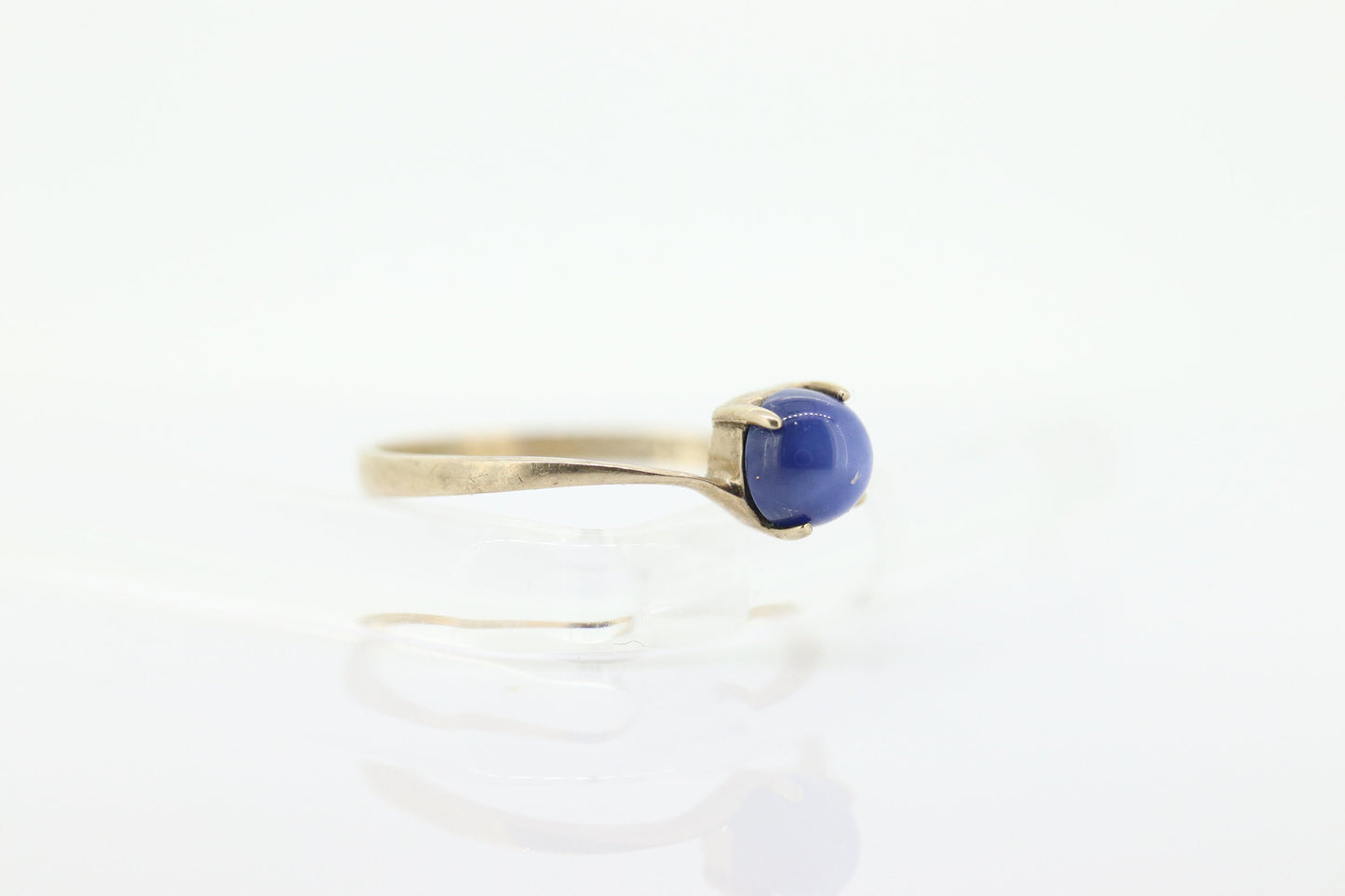 Linde Blue STAR Sapphire Solitaire  ring. 10k White gold sapphire solitaire. Dainty Blue Star Sapphire bypass ring. st(43)
