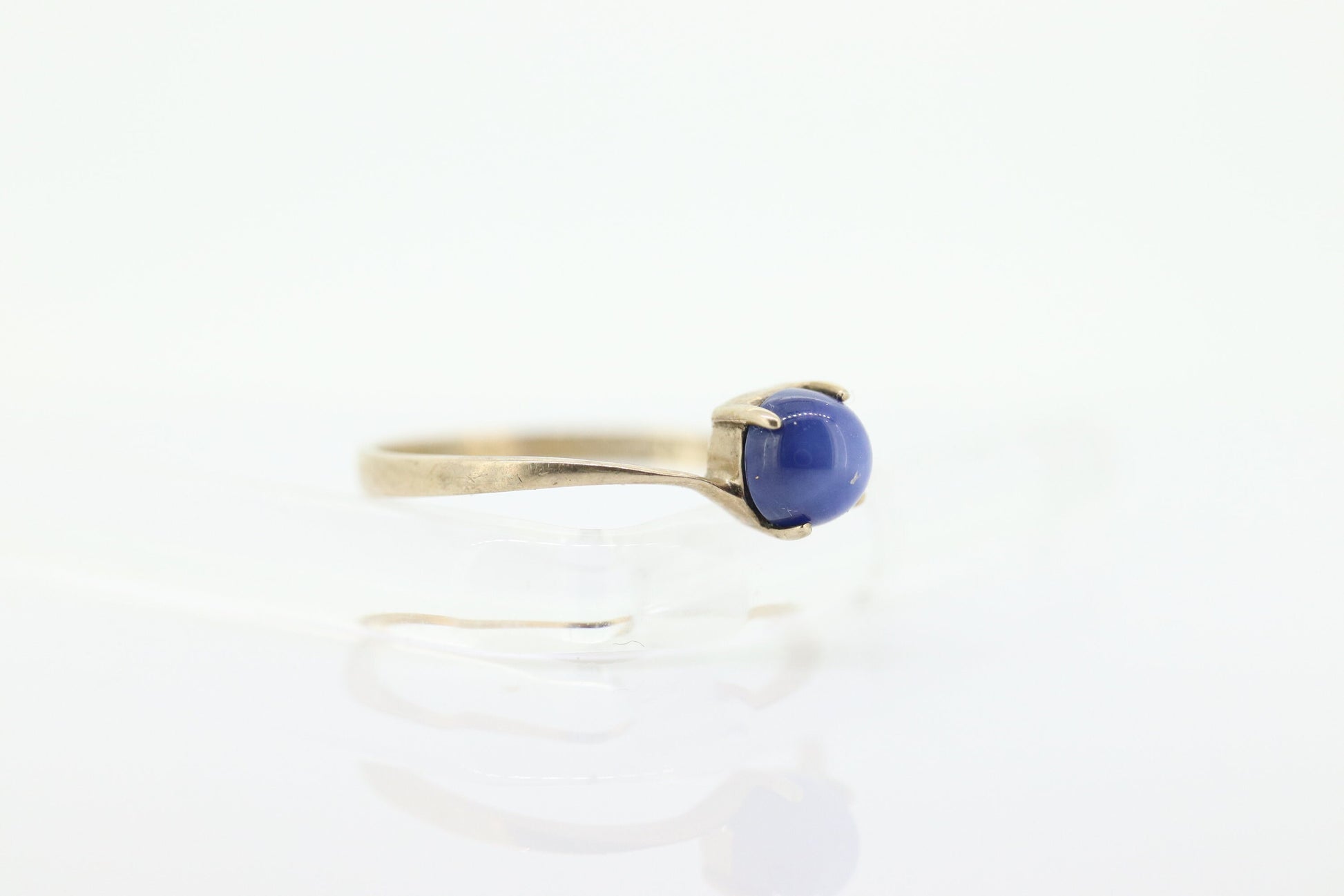 Linde Blue STAR Sapphire Solitaire  ring. 10k White gold sapphire solitaire. Dainty Blue Star Sapphire bypass ring. st(43)
