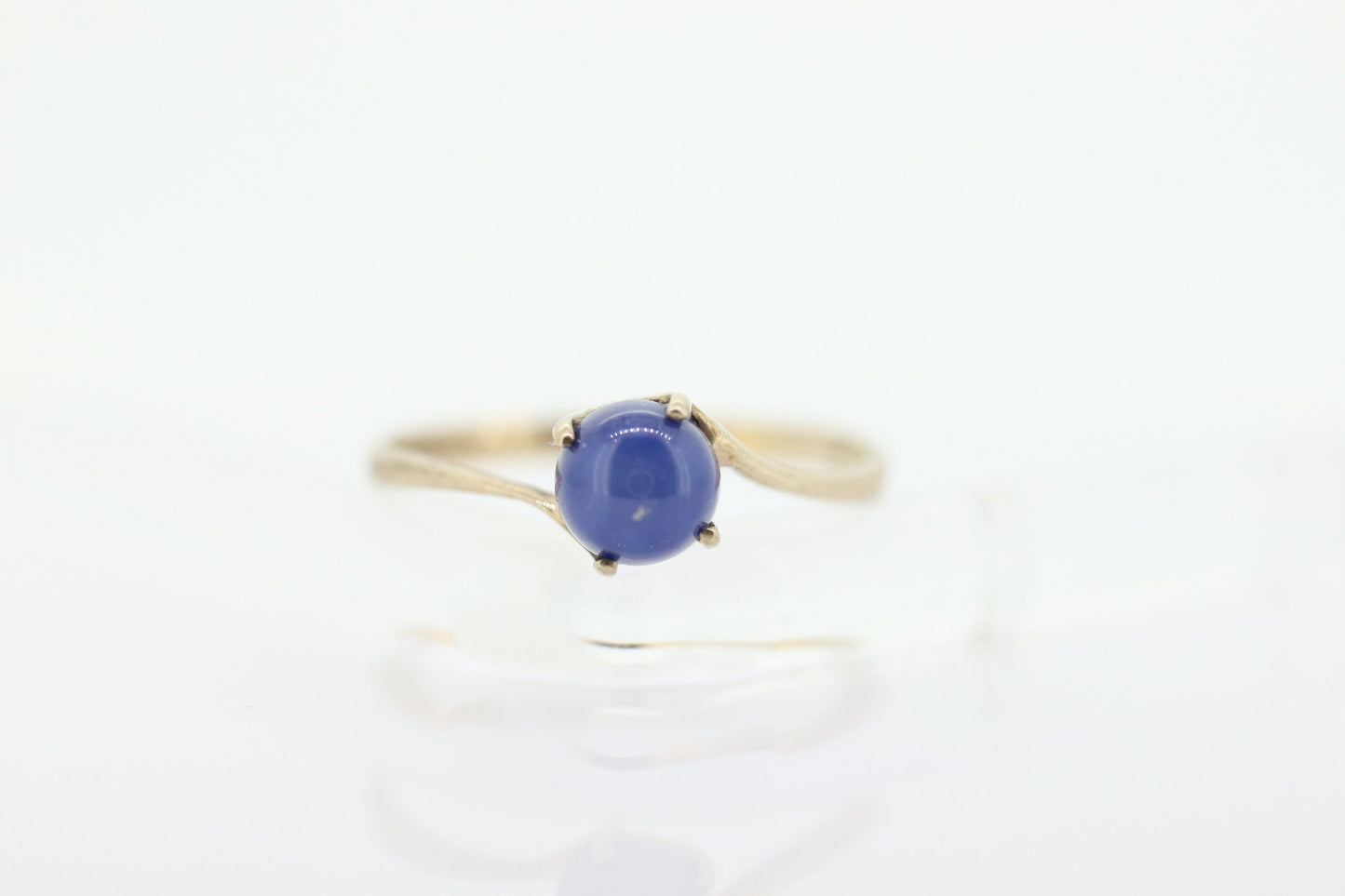 Linde Blue STAR Sapphire Solitaire  ring. 10k White gold sapphire solitaire. Dainty Blue Star Sapphire bypass ring. st(43)