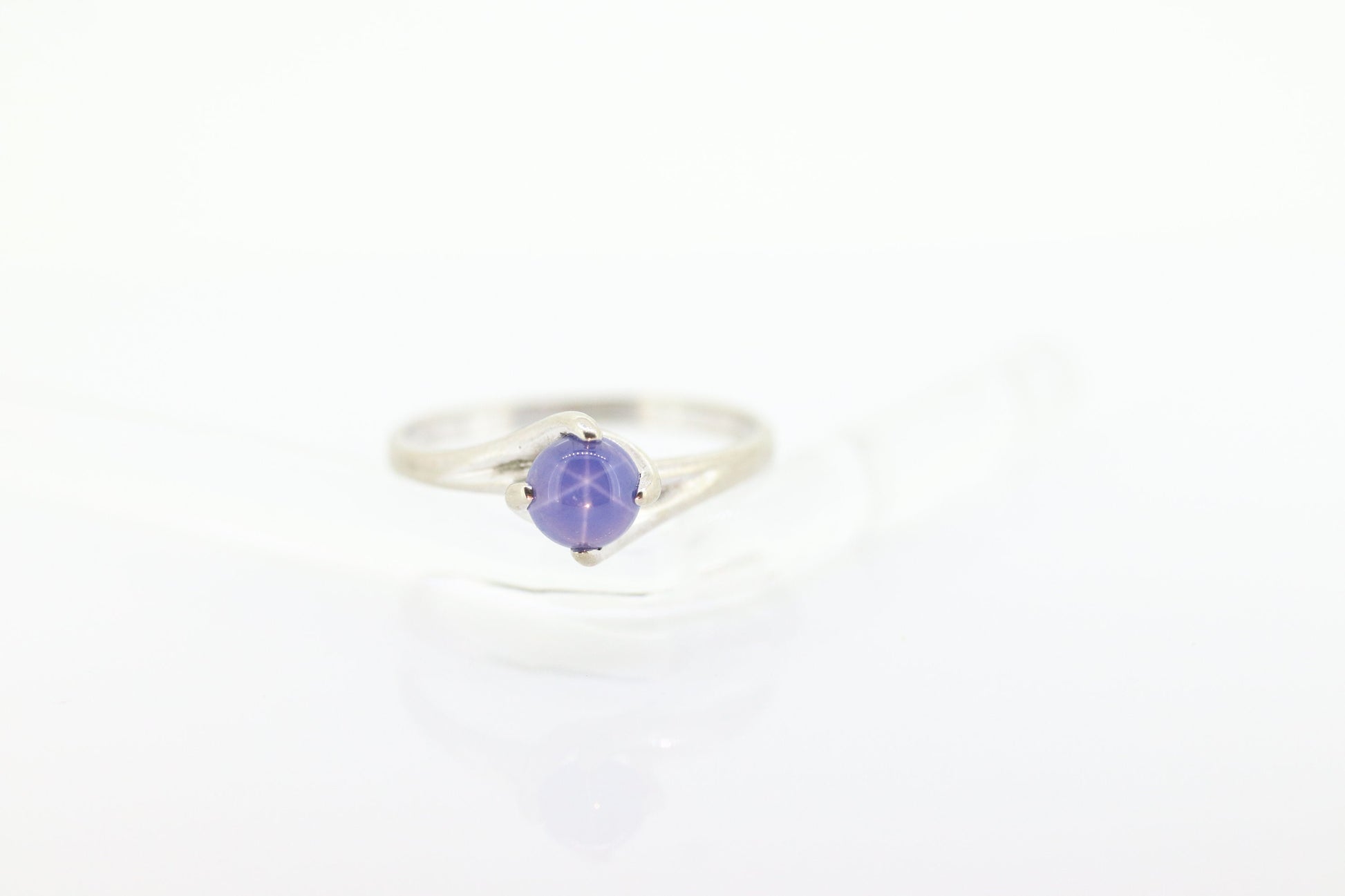 Linde Blue STAR Sapphire Solitaire  ring. 10k White gold sapphire solitaire. Dainty Blue Star Sapphire bypass ring. st(30)