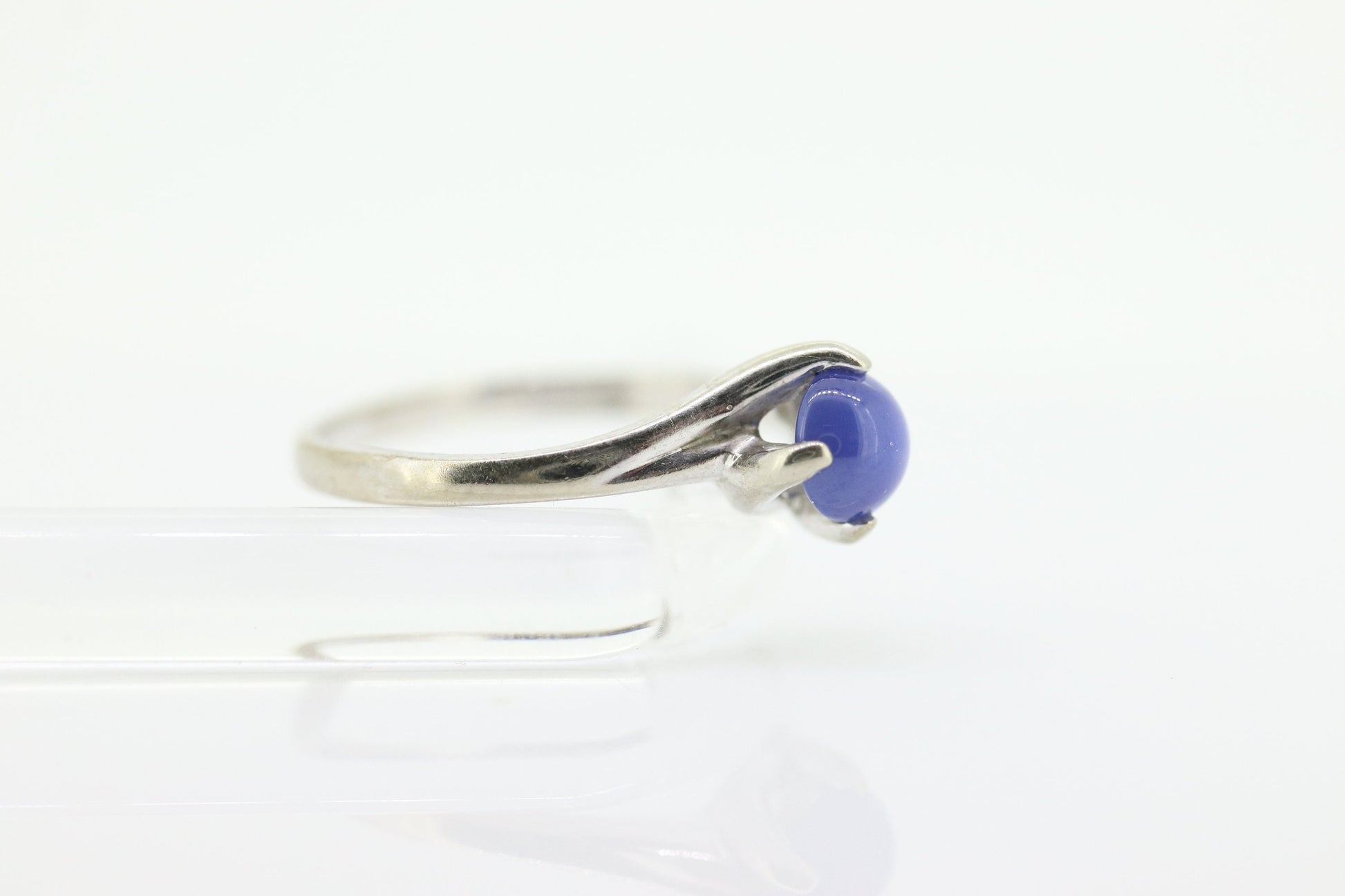 Linde Blue STAR Sapphire Solitaire  ring. 10k White gold sapphire solitaire. Dainty Blue Star Sapphire bypass ring. st(30)