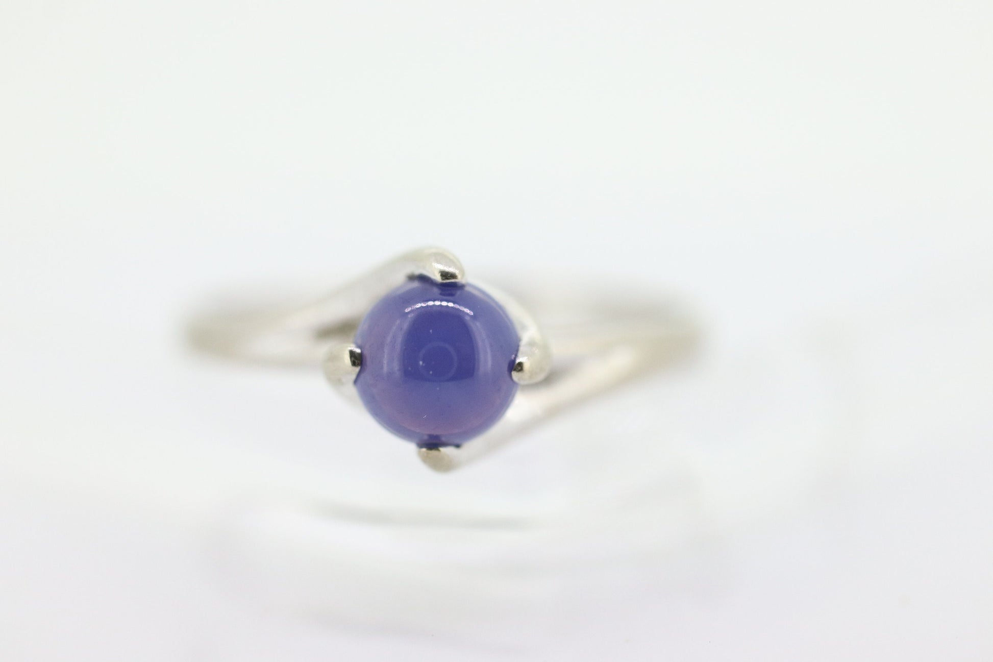 Linde Blue STAR Sapphire Solitaire  ring. 10k White gold sapphire solitaire. Dainty Blue Star Sapphire bypass ring. st(30)