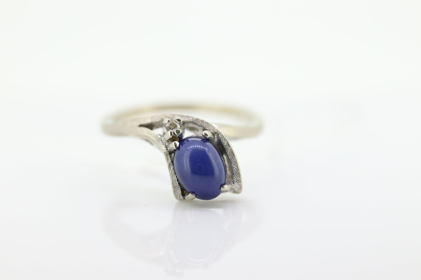 Linde Blue STAR Sapphire Diamond Solitaire  ring. 10k White gold sapphire solitaire. Wrap Around Blue Star Sapphire bypass ring. st(40)