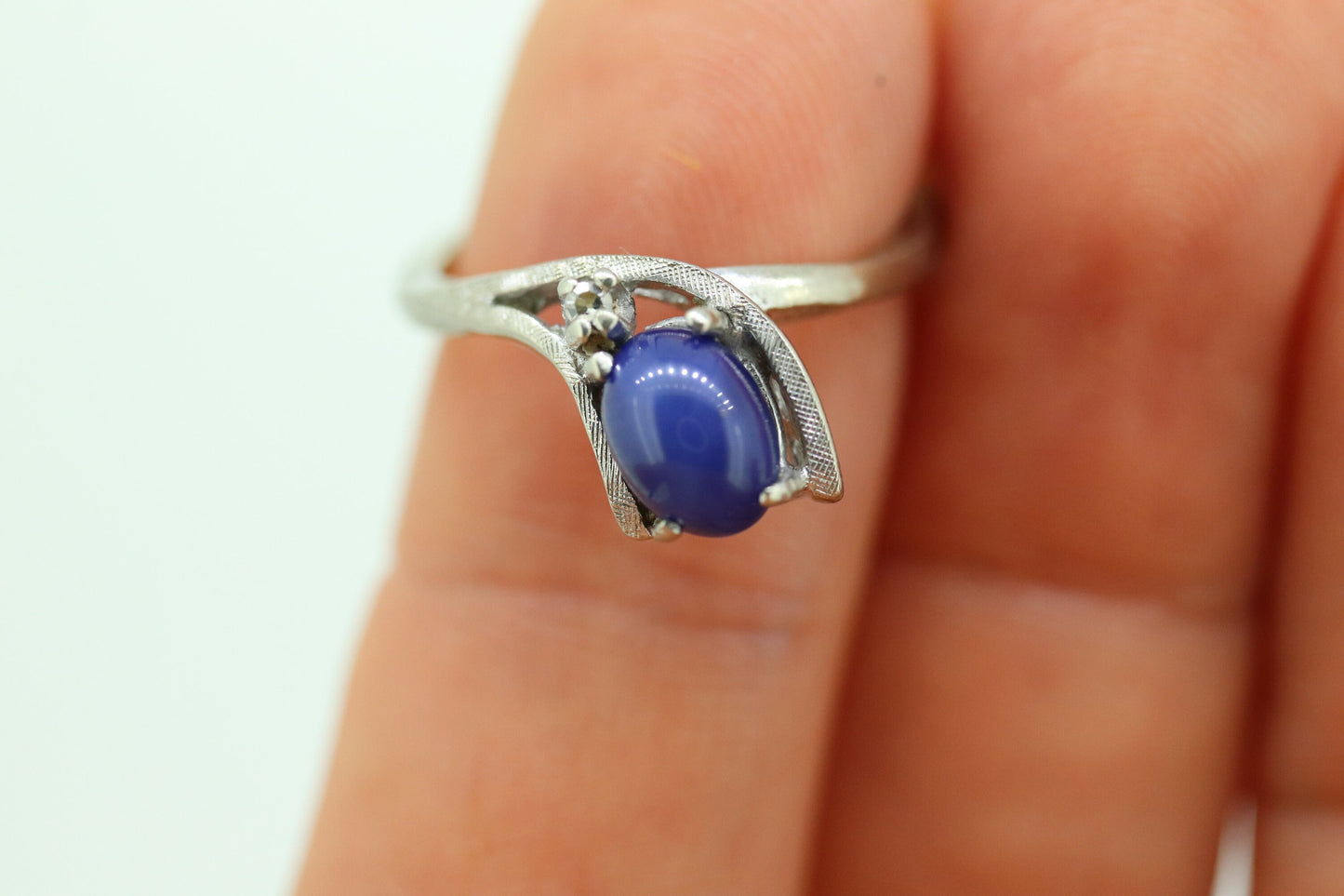 Linde Blue STAR Sapphire Diamond Solitaire  ring. 10k White gold sapphire solitaire. Wrap Around Blue Star Sapphire bypass ring. st(40)
