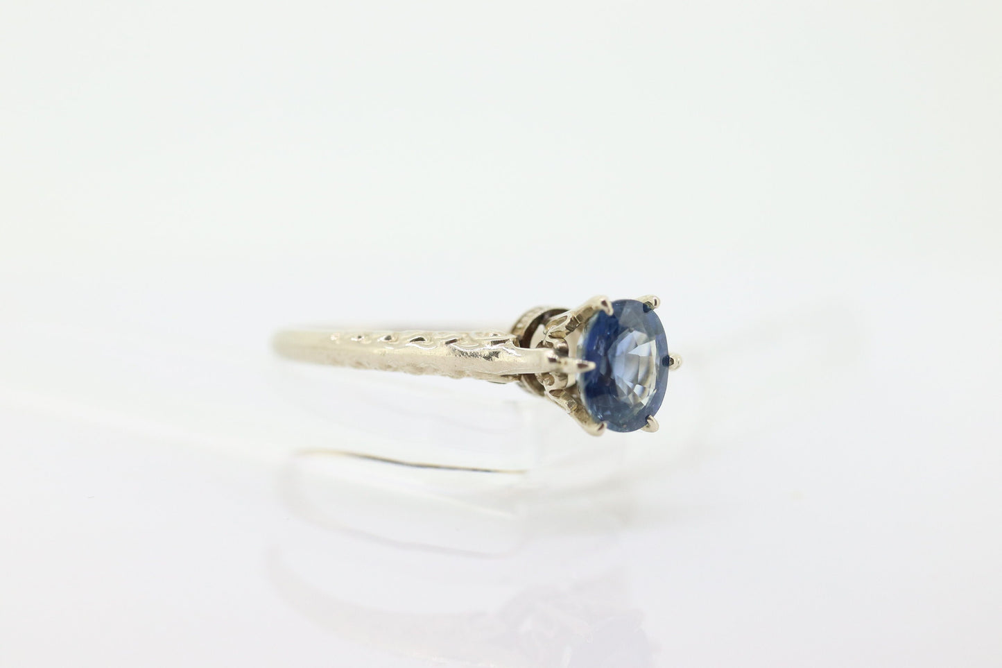 Large oval Sapphire 14k solitaire ring. 14k white gold Art deco engraved designs and high cathedral. st(63)