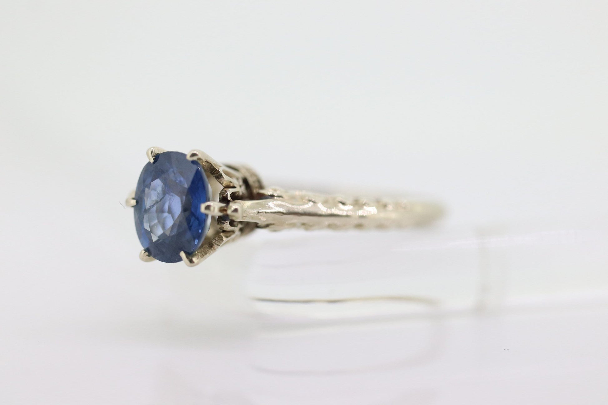Large oval Sapphire 14k solitaire ring. 14k white gold Art deco engraved designs and high cathedral. st(63)