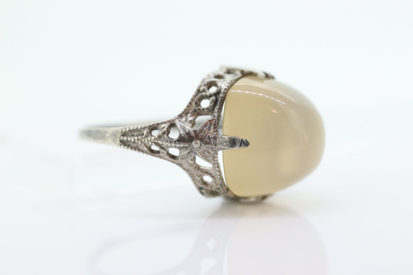 Victorian MOONSTONE Pyramid Cabochon Claw set ring. Antique Sterling Silver Moonstone ring. st(58)