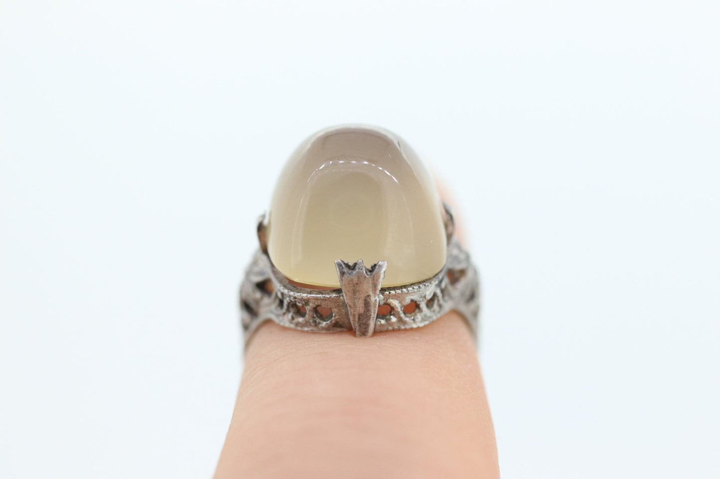Victorian MOONSTONE Pyramid Cabochon Claw set ring. Antique Sterling Silver Moonstone ring. st(58)