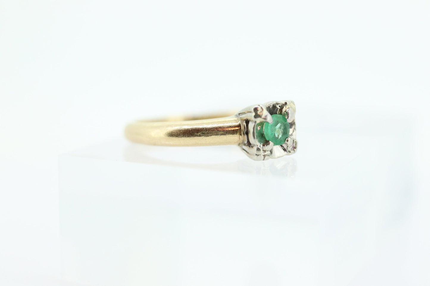 Vintage Art Deco Emerald Solitaire filigree Ring. 14k Gold emerald square cathedral Ring st(54)