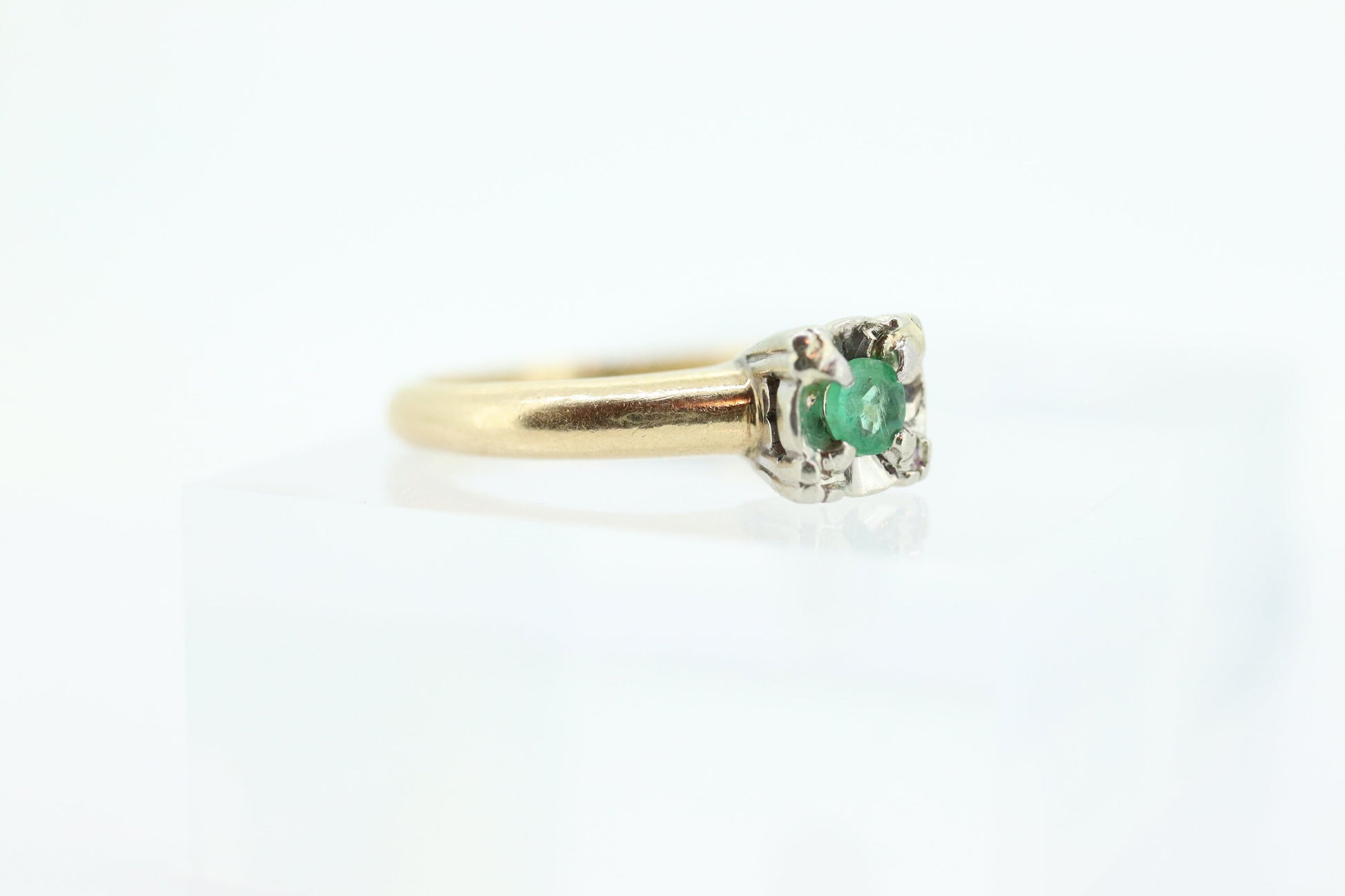 Vintage Art Deco Emerald Solitaire filigree Ring. 14k Gold emerald square cathedral Ring st(54)