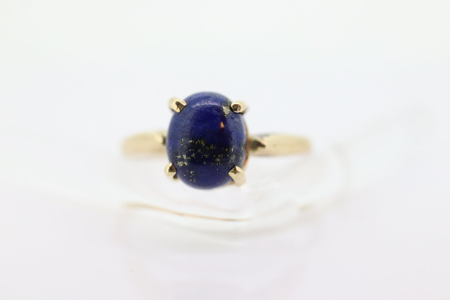 14k Blue Lapis Lazuli  Ring. Vintage 14k Yellow Gold Lapis Prong Set. Large Lapis Egg Very unique. St(74)