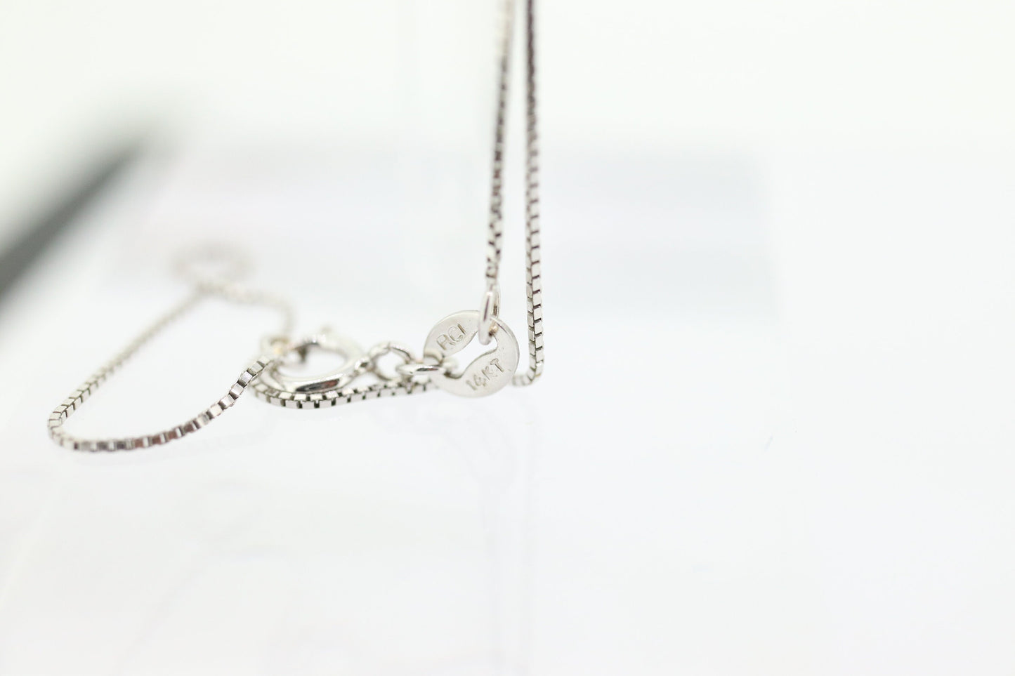 14k LOVE Pendant. 14k White Gold LOVE word with Diamond Pendant necklace. st(86)