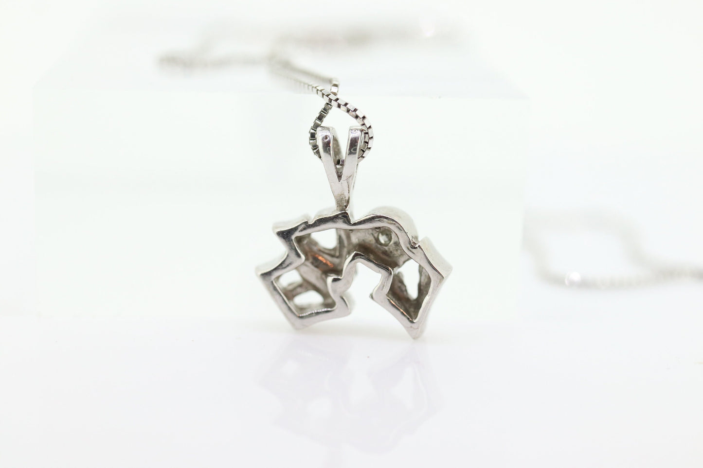 14k LOVE Pendant. 14k White Gold LOVE word with Diamond Pendant necklace. st(86)